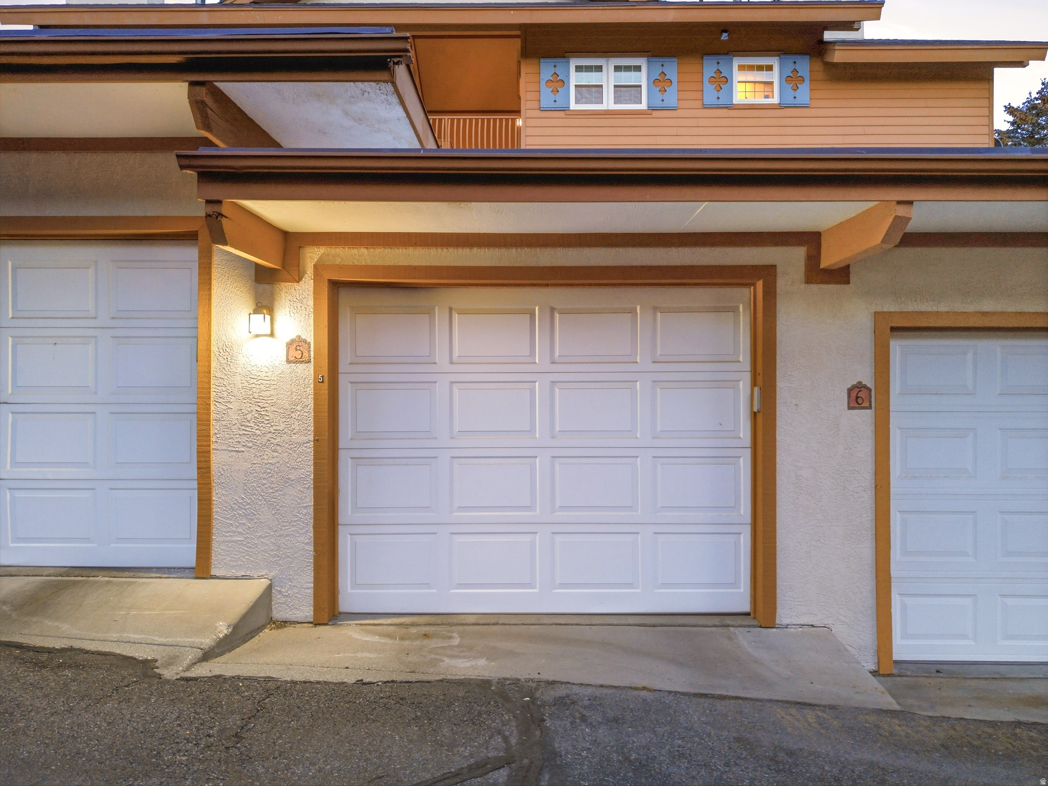 SWISS OAKS - Residential