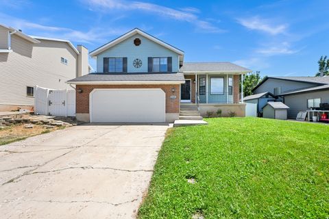 Tiny photo for 1126 N 1000 E, Layton, UT 84040 (MLS # 2173925)