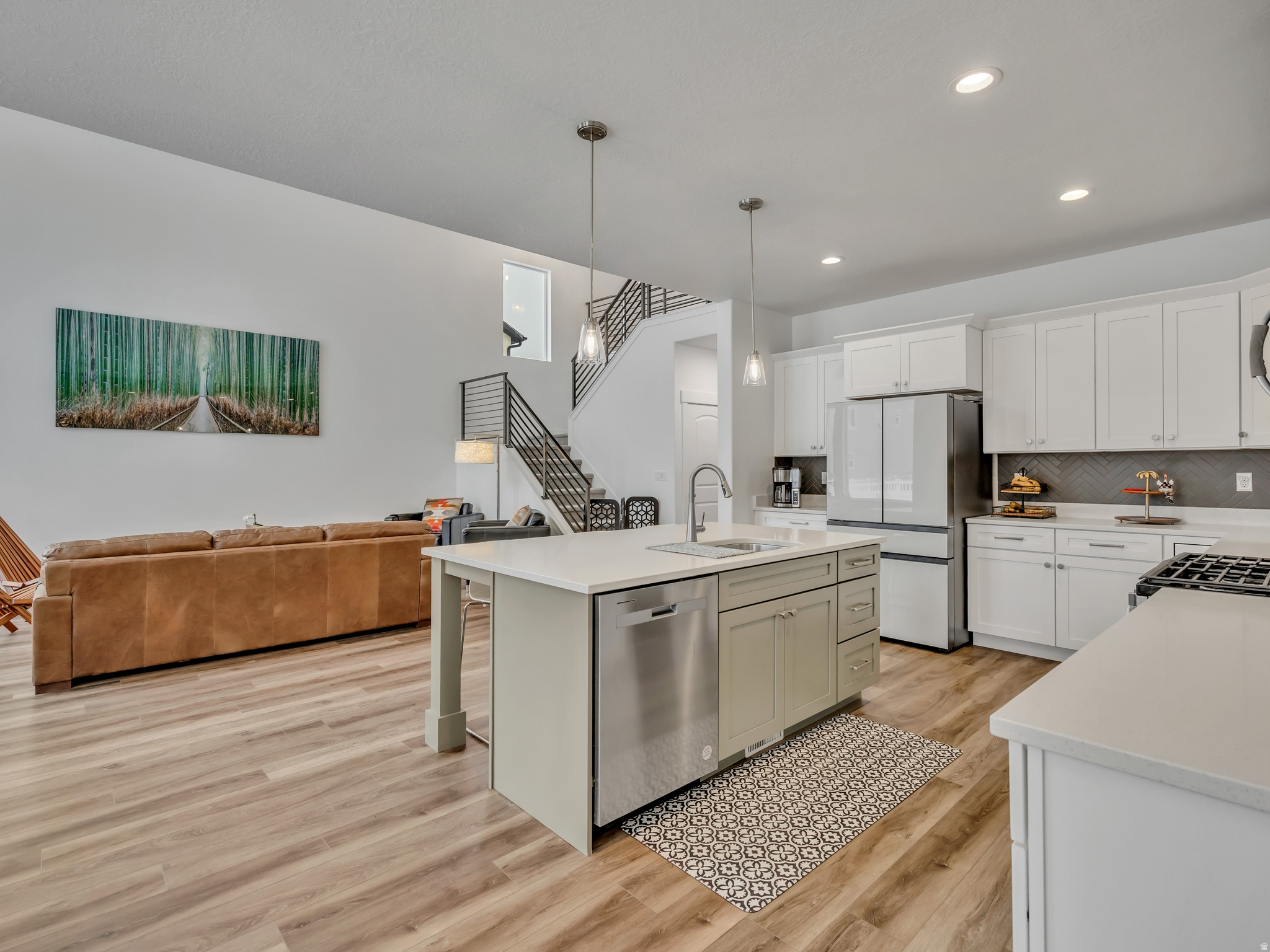 MOUNTAIN RIDGE - Residential