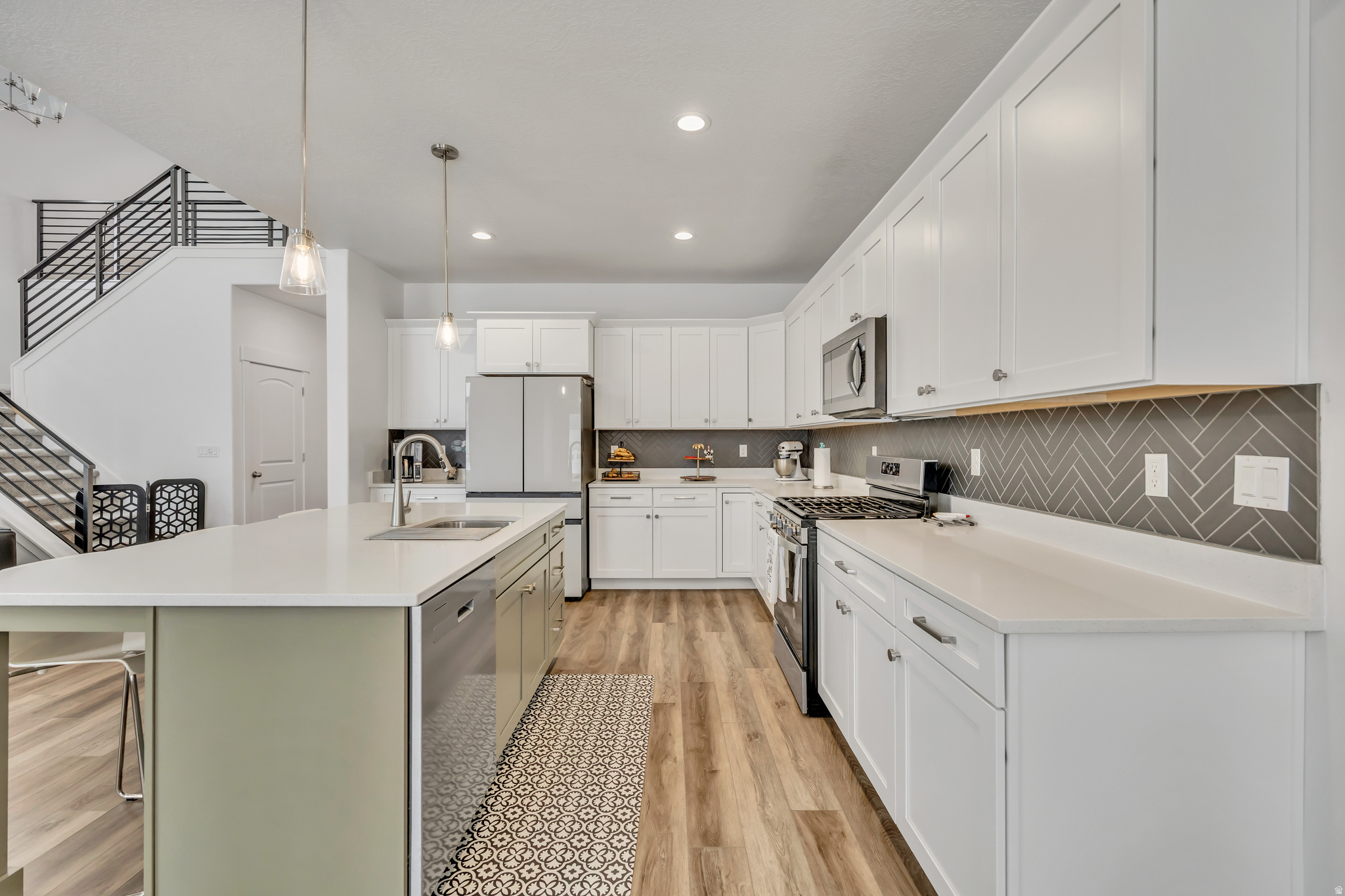 MOUNTAIN RIDGE - Residential