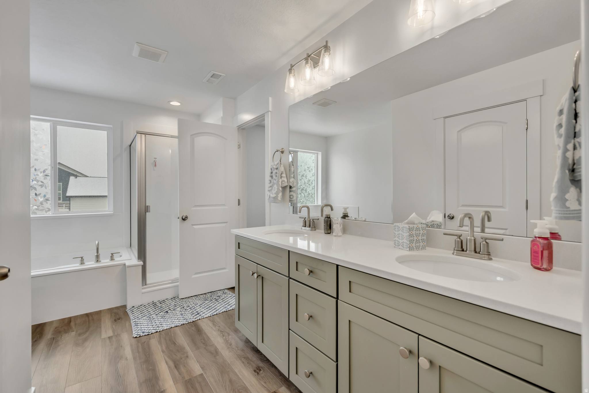 MOUNTAIN RIDGE - Residential