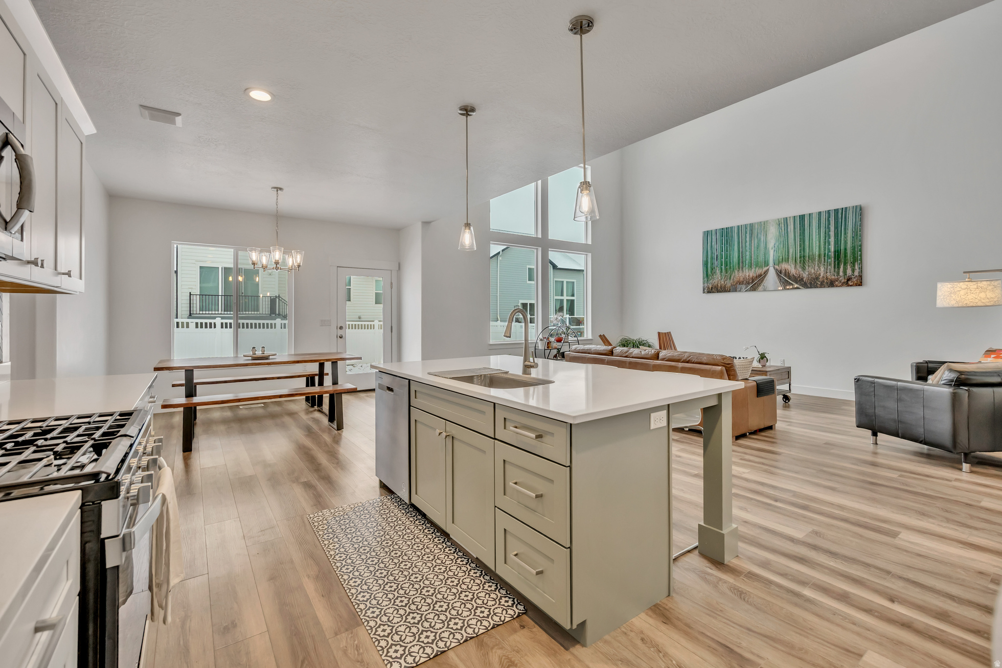 MOUNTAIN RIDGE - Residential