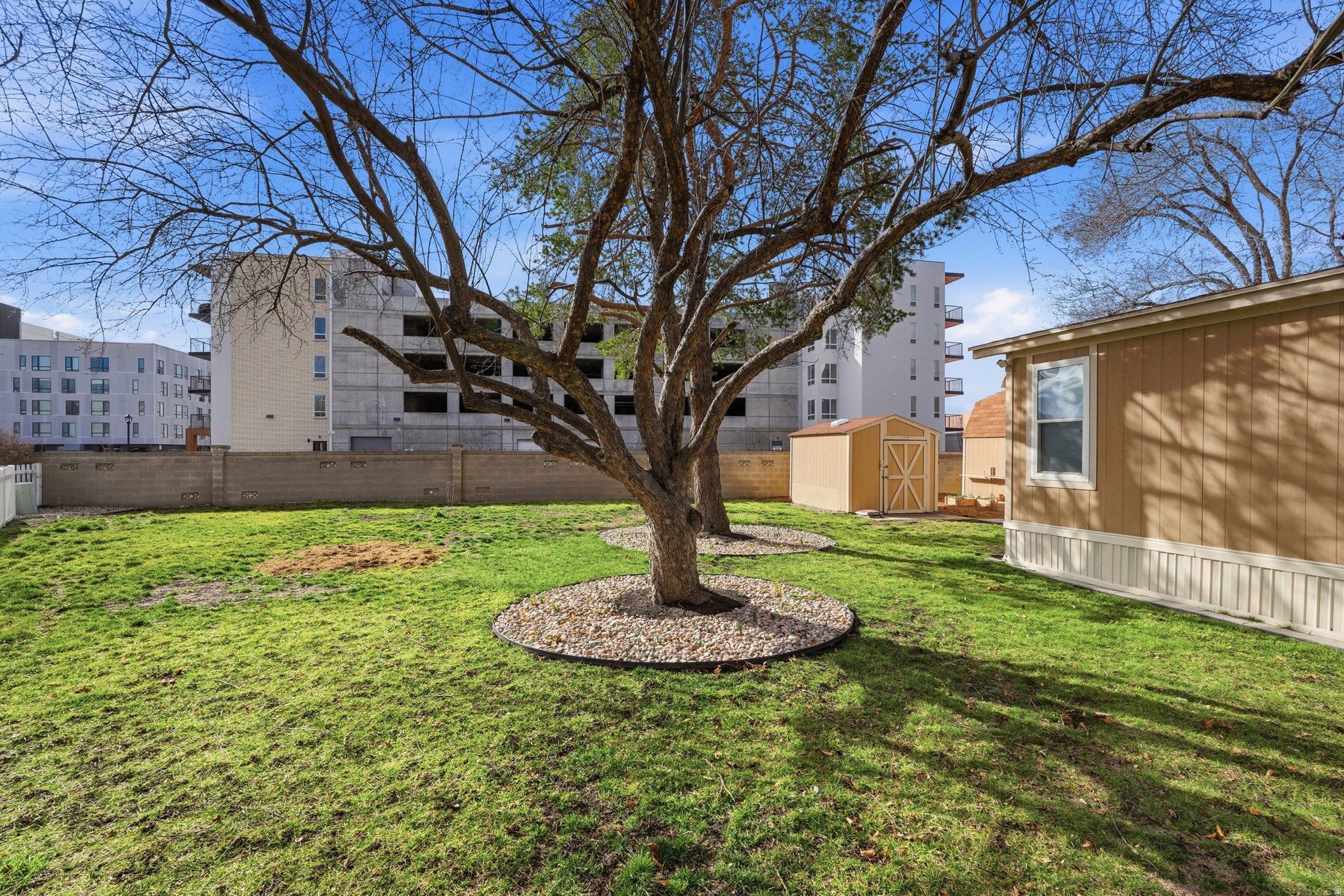 ALL SEASONS - Residential