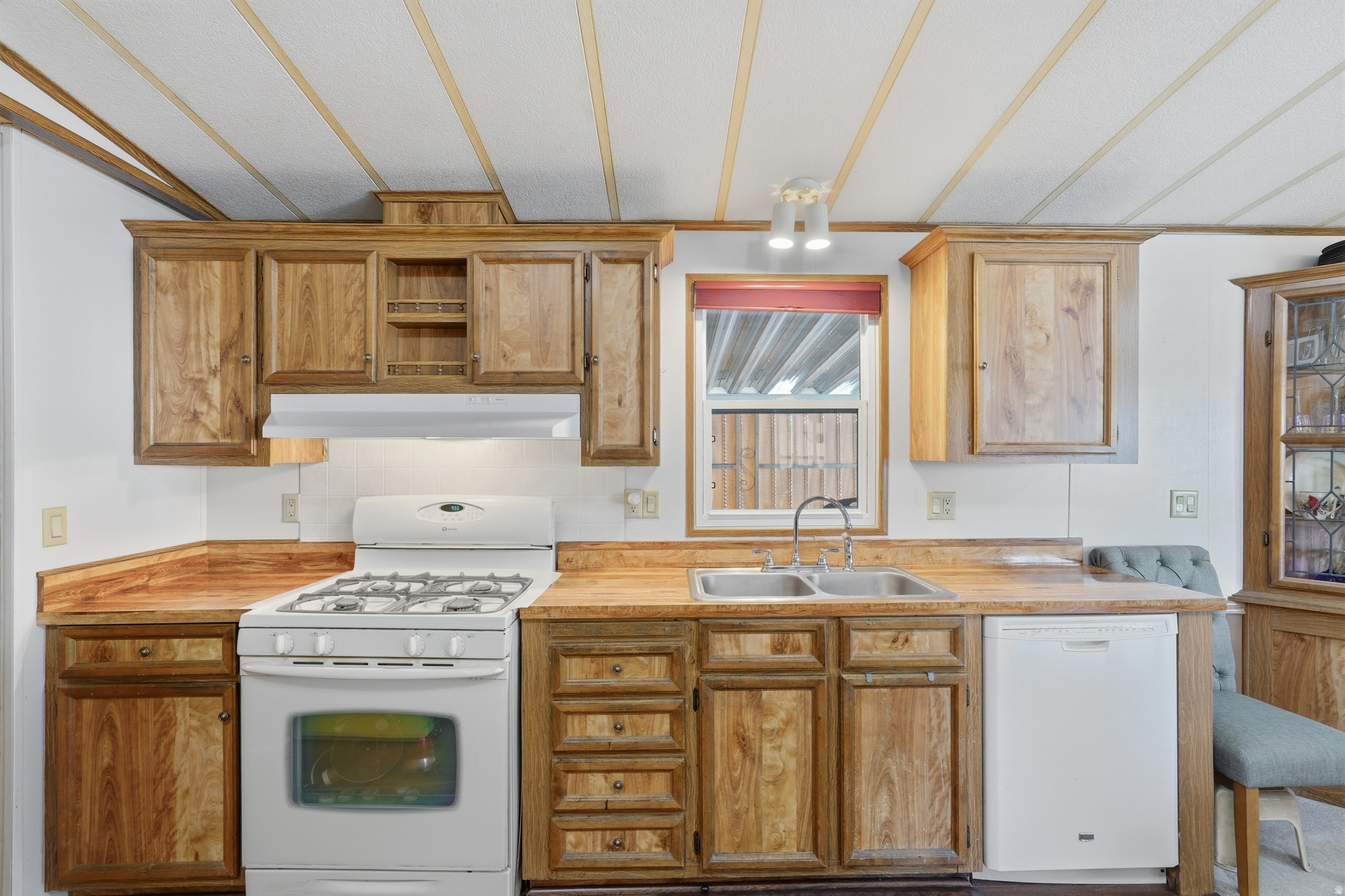 ALL SEASONS - Residential