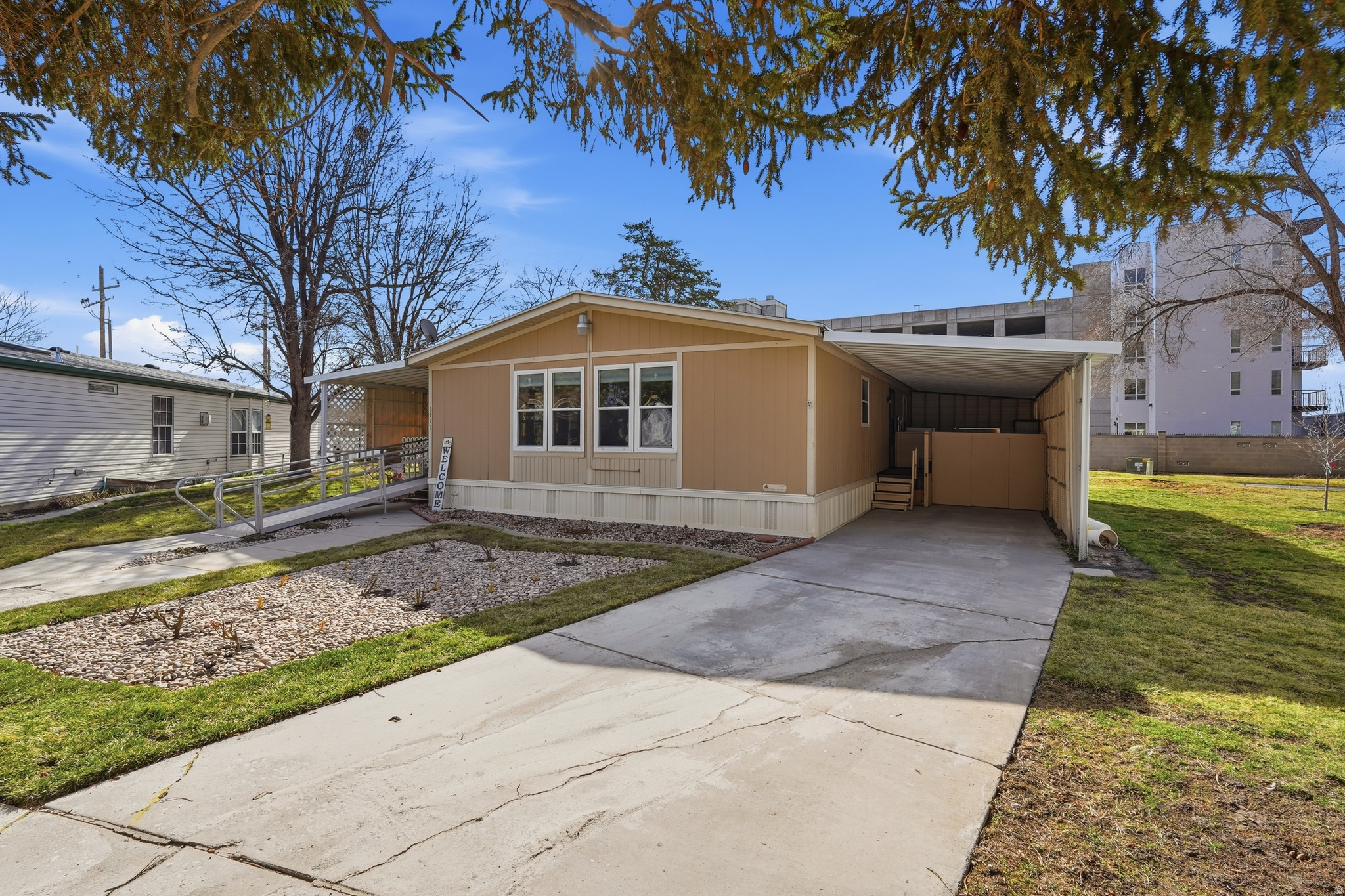 ALL SEASONS - Residential