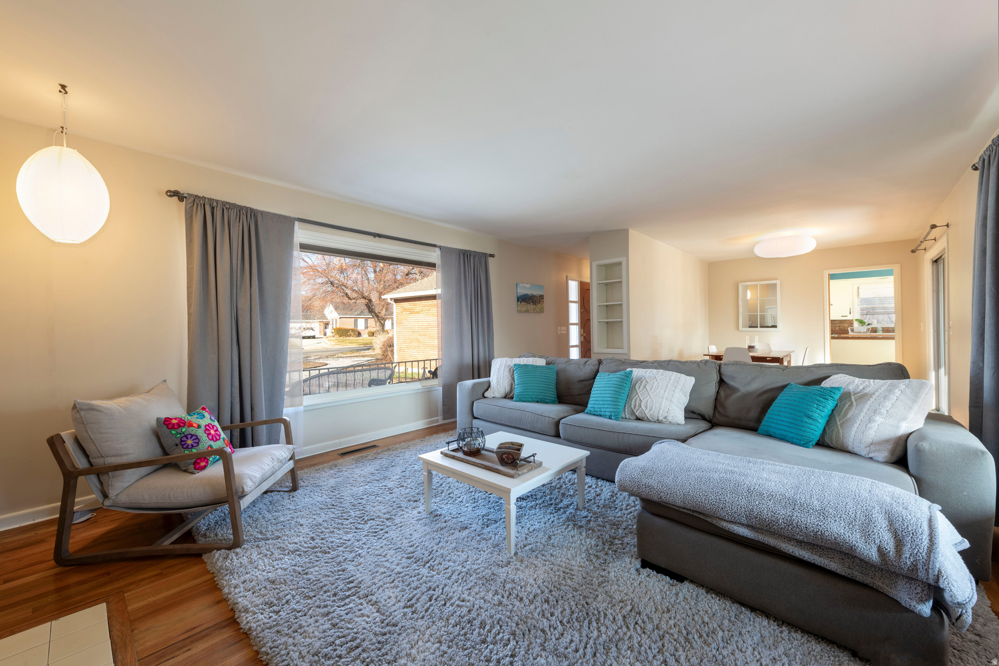 COLONIAL HILLS - Residential