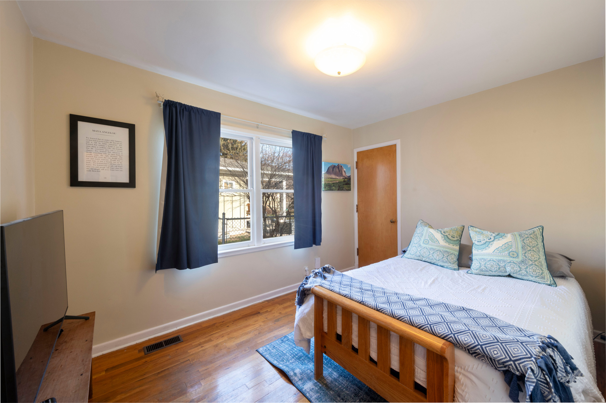 COLONIAL HILLS - Residential