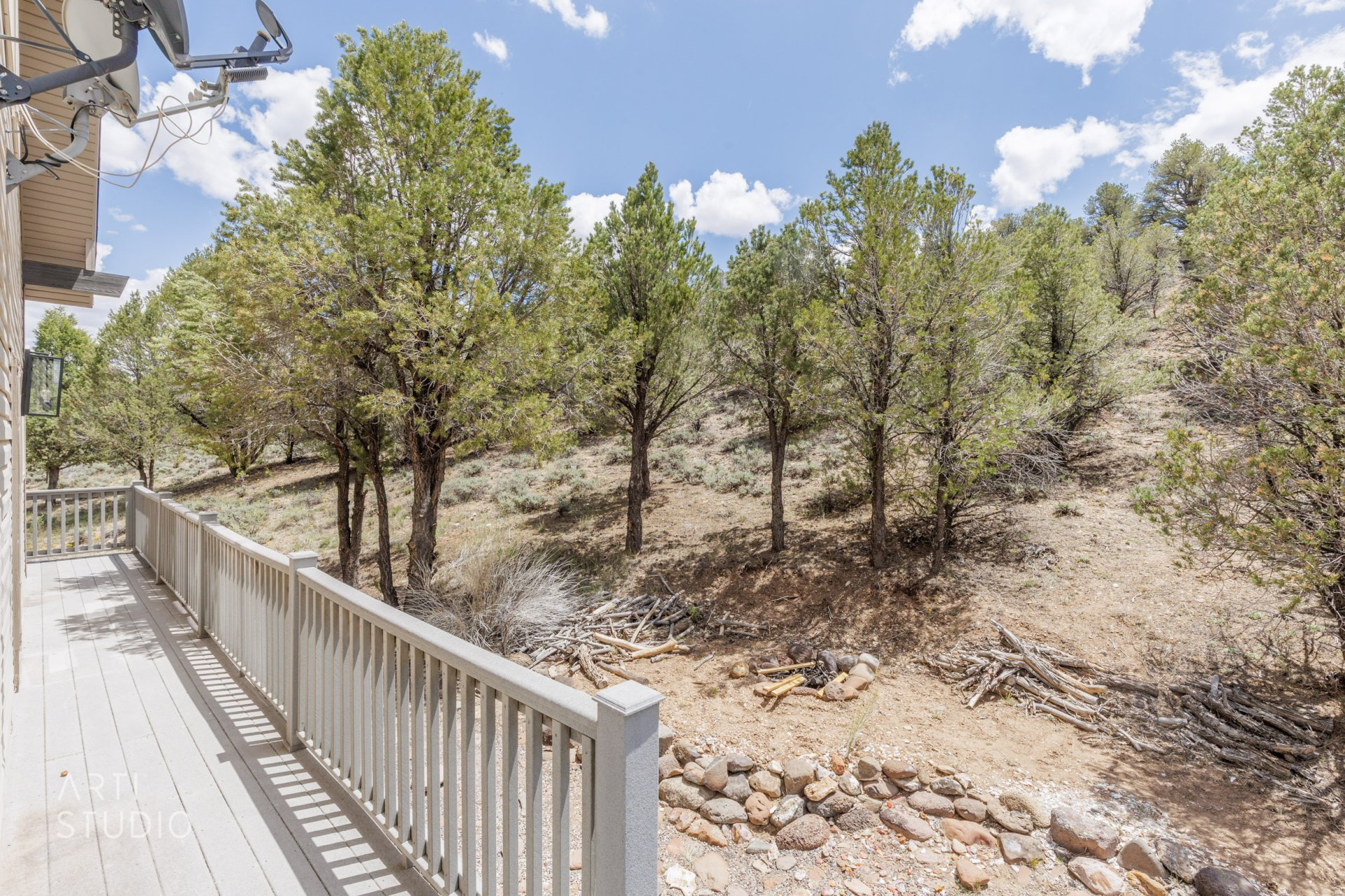 PAUNSAUGUNT CLIFFS SUBDIVISION - Residential