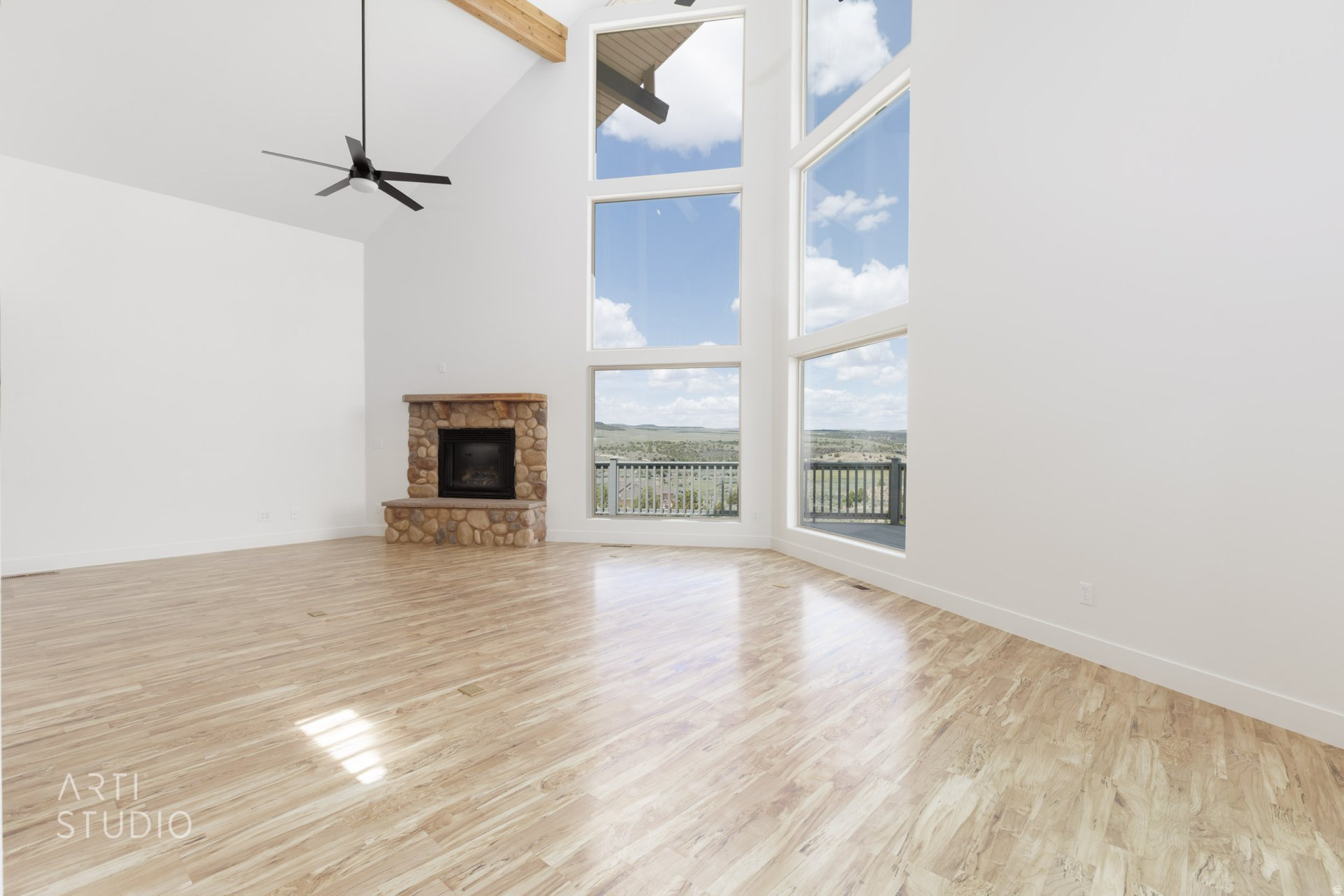 PAUNSAUGUNT CLIFFS SUBDIVISION - Residential