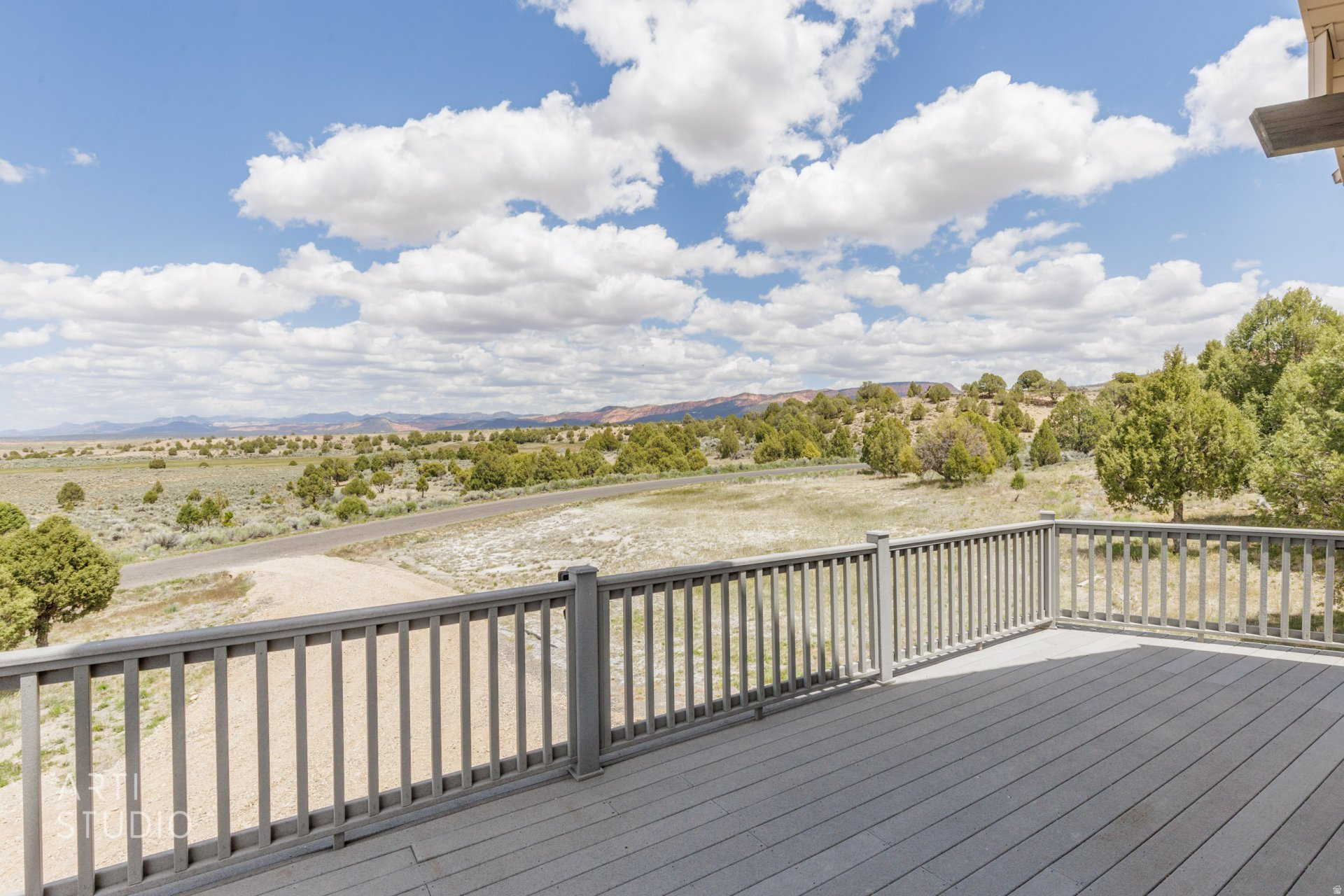 PAUNSAUGUNT CLIFFS SUBDIVISION - Residential