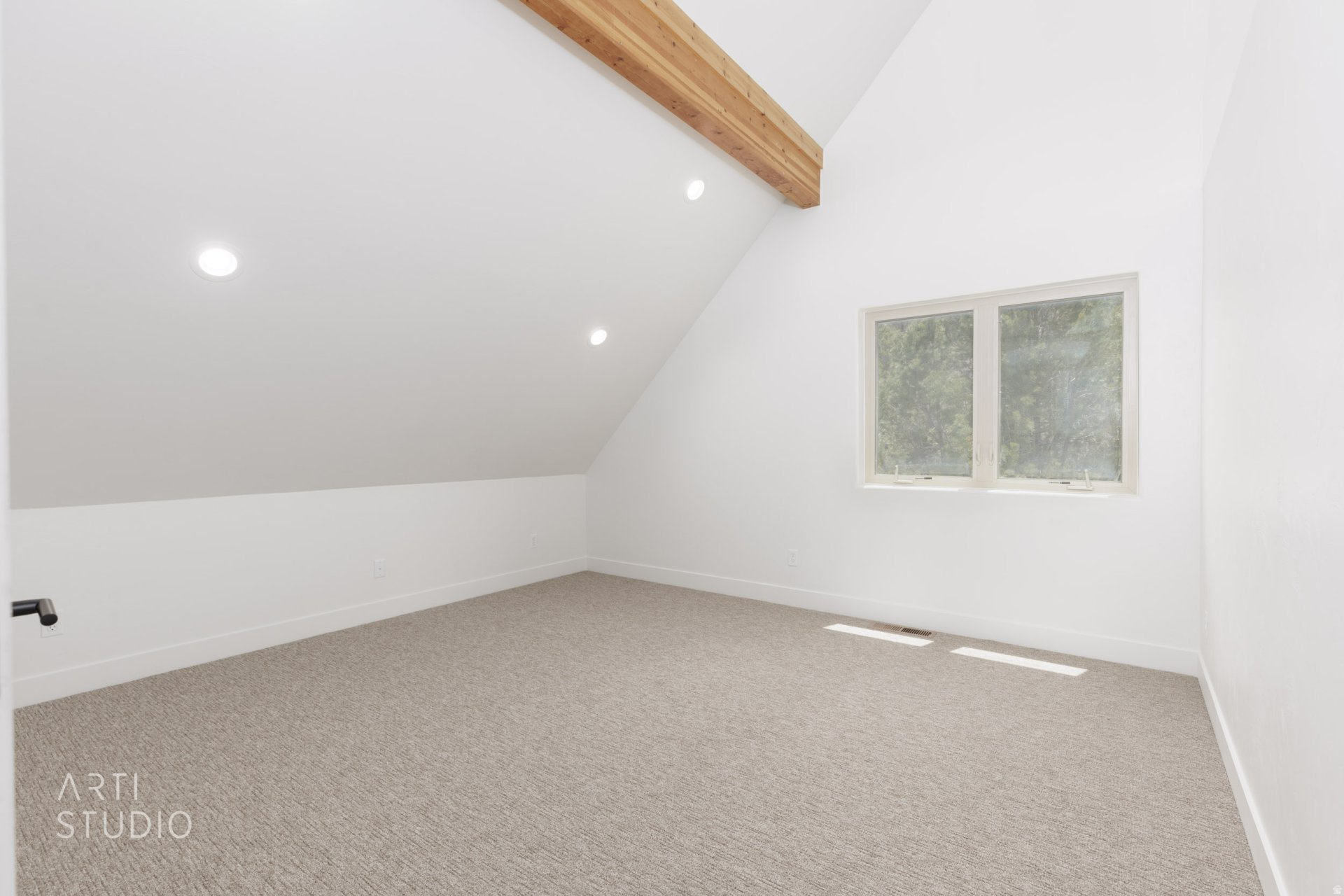 PAUNSAUGUNT CLIFFS SUBDIVISION - Residential