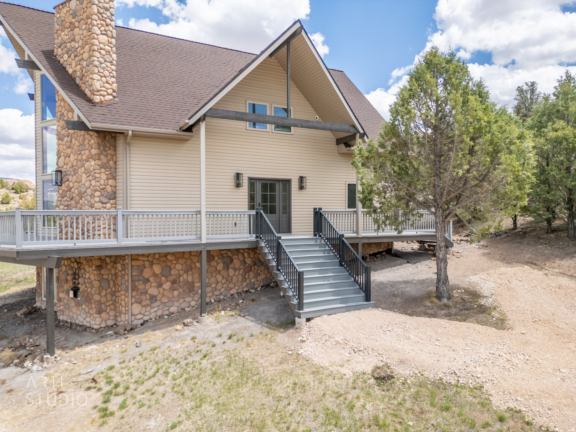 PAUNSAUGUNT CLIFFS SUBDIVISION - Residential