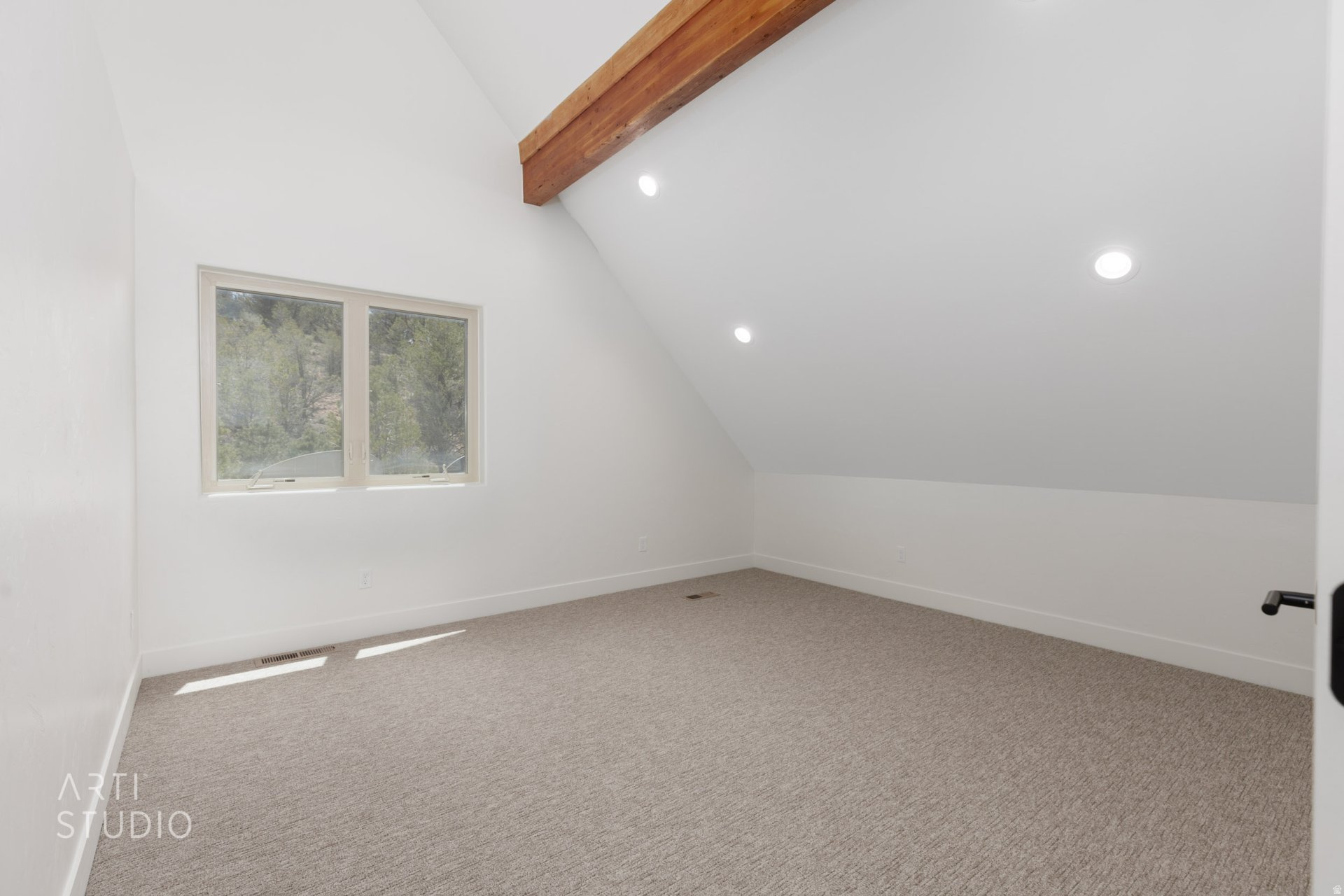 PAUNSAUGUNT CLIFFS SUBDIVISION - Residential