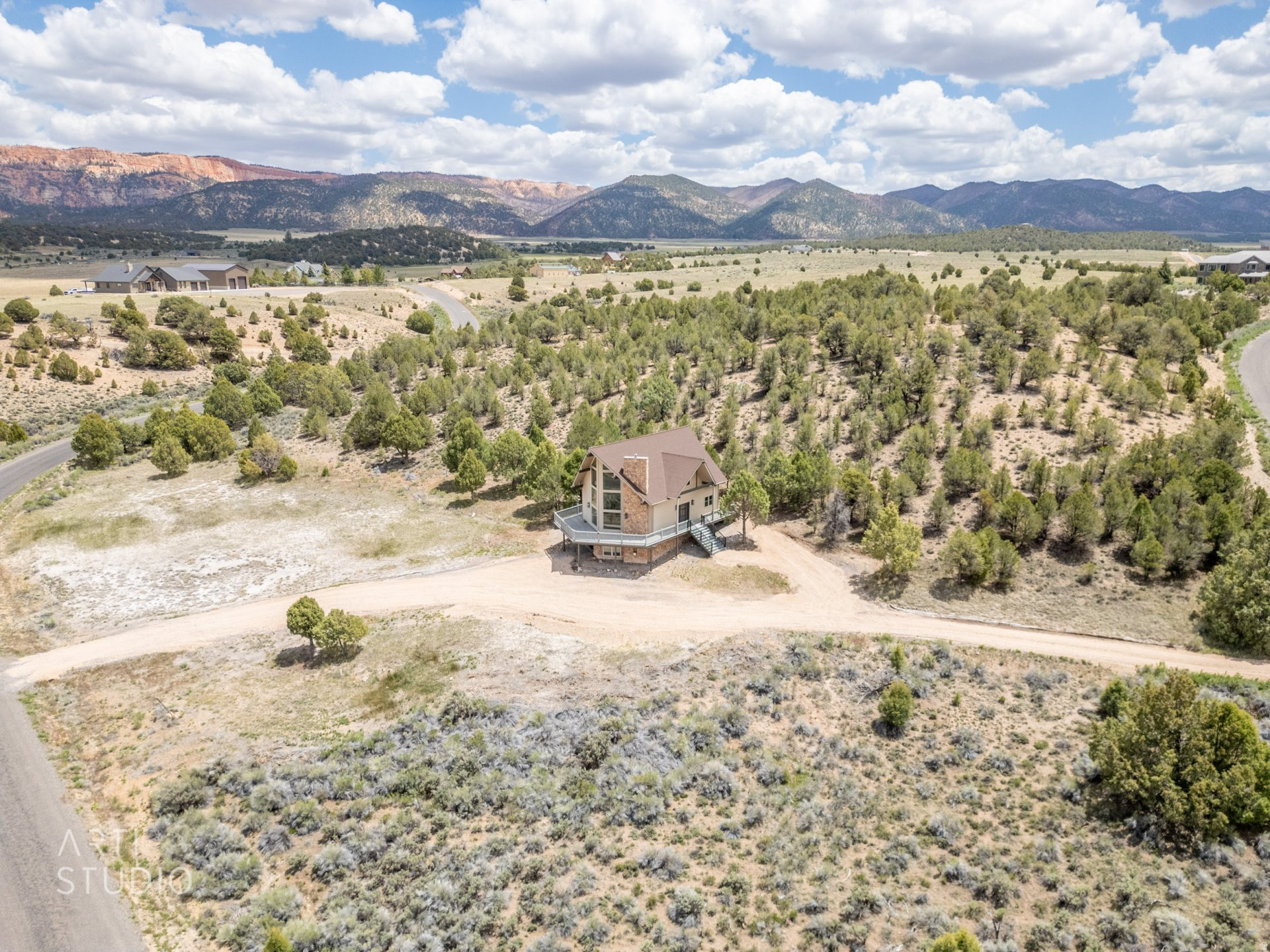 PAUNSAUGUNT CLIFFS SUBDIVISION - Residential