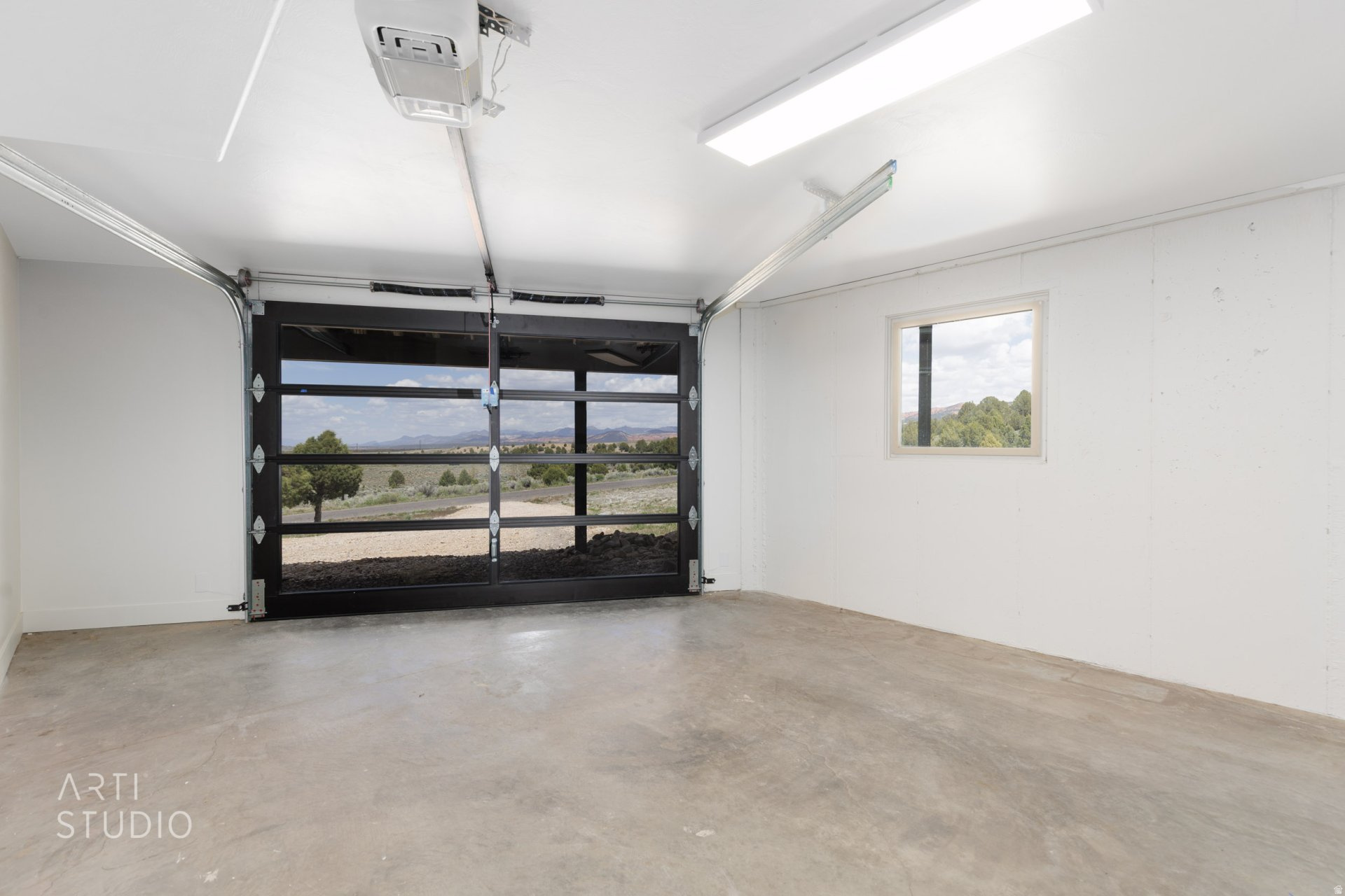 PAUNSAUGUNT CLIFFS SUBDIVISION - Residential