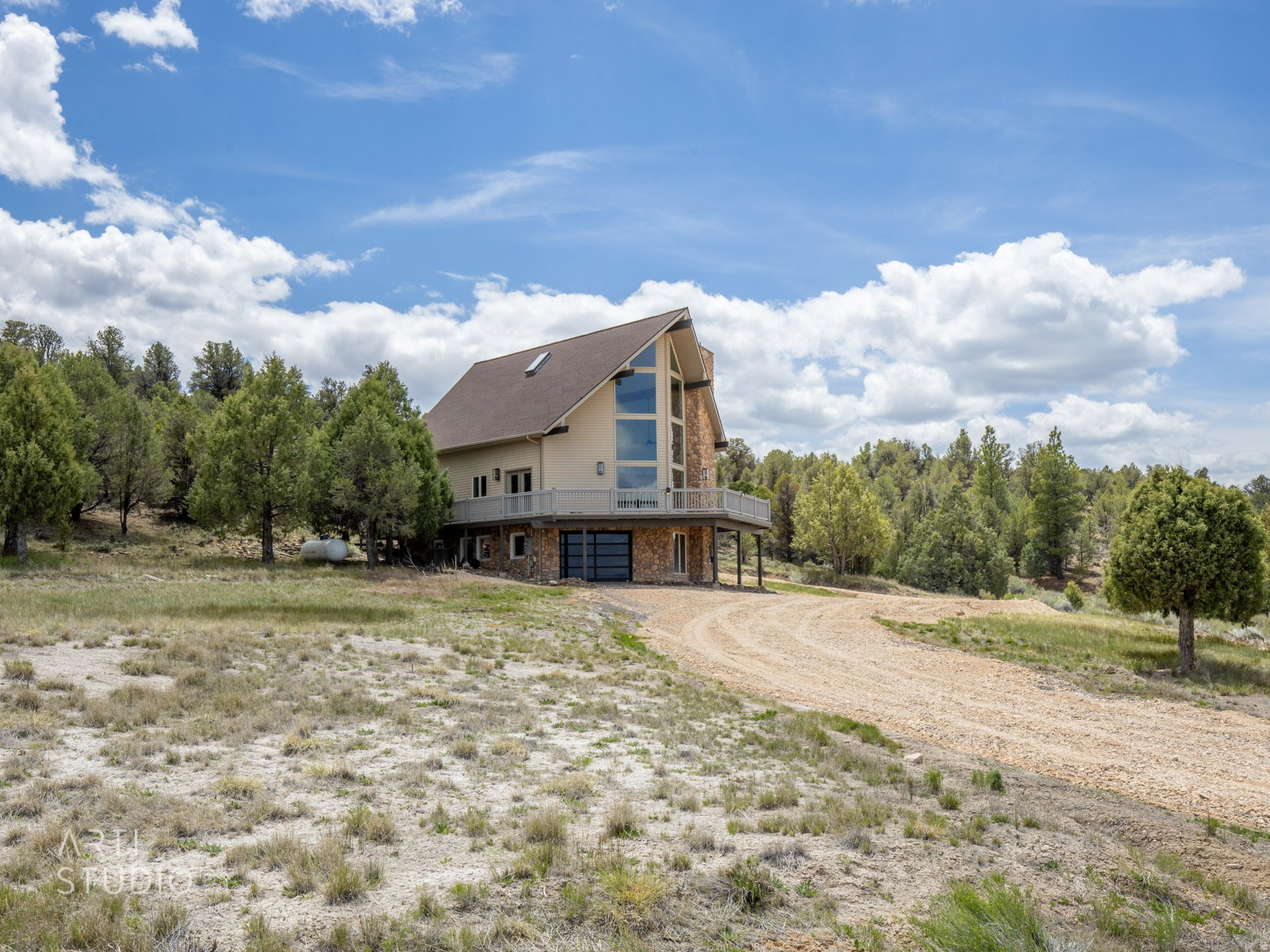 PAUNSAUGUNT CLIFFS SUBDIVISION - Residential