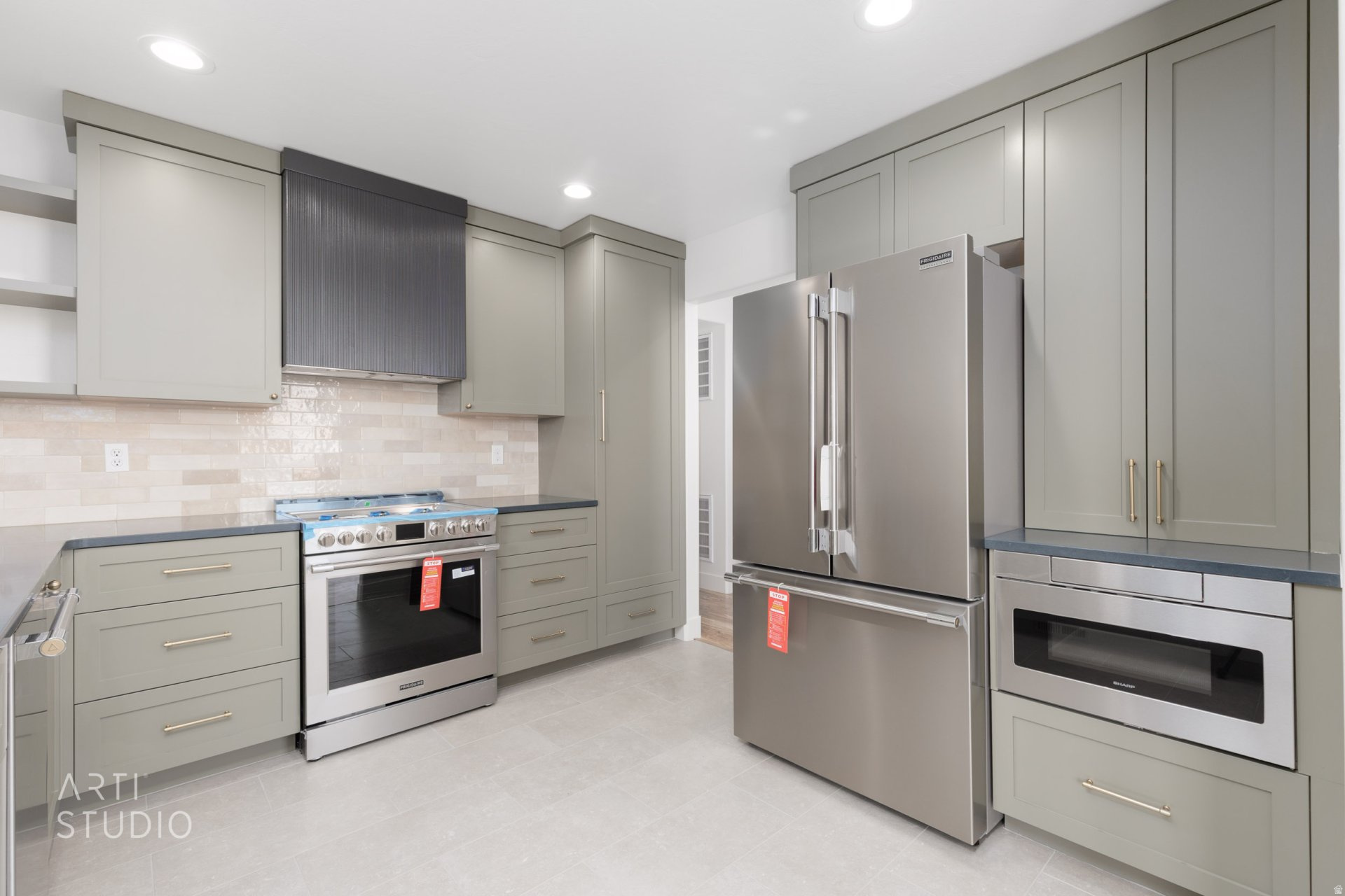 PAUNSAUGUNT CLIFFS SUBDIVISION - Residential