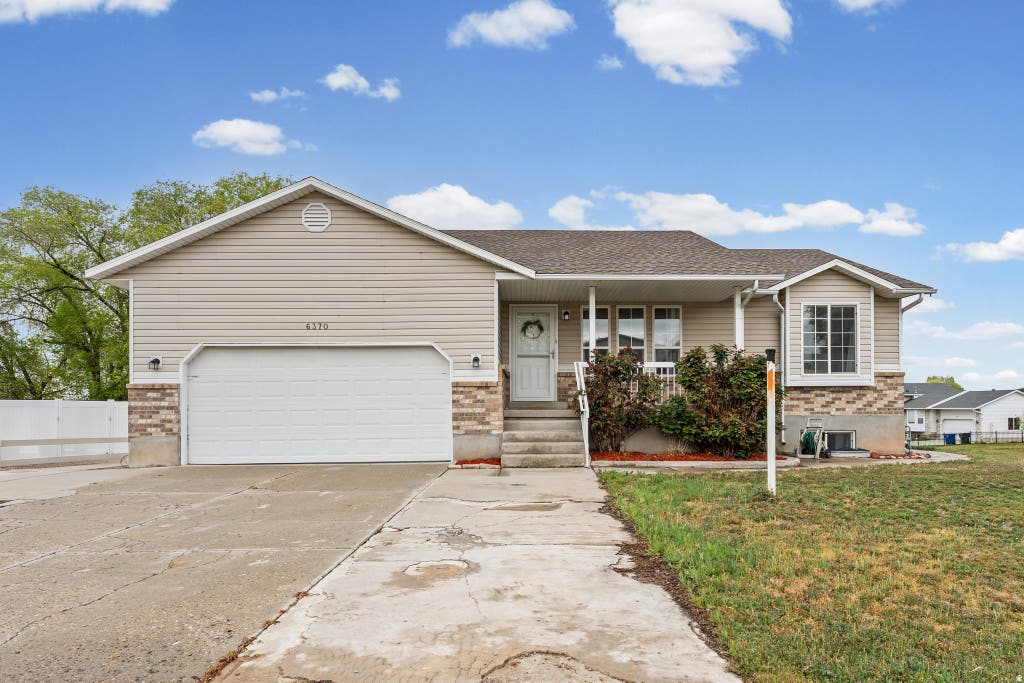 Photo of 6370 W SETTLERS POINT DR S, West Valley City, UT 84128 (MLS # 2177456)
