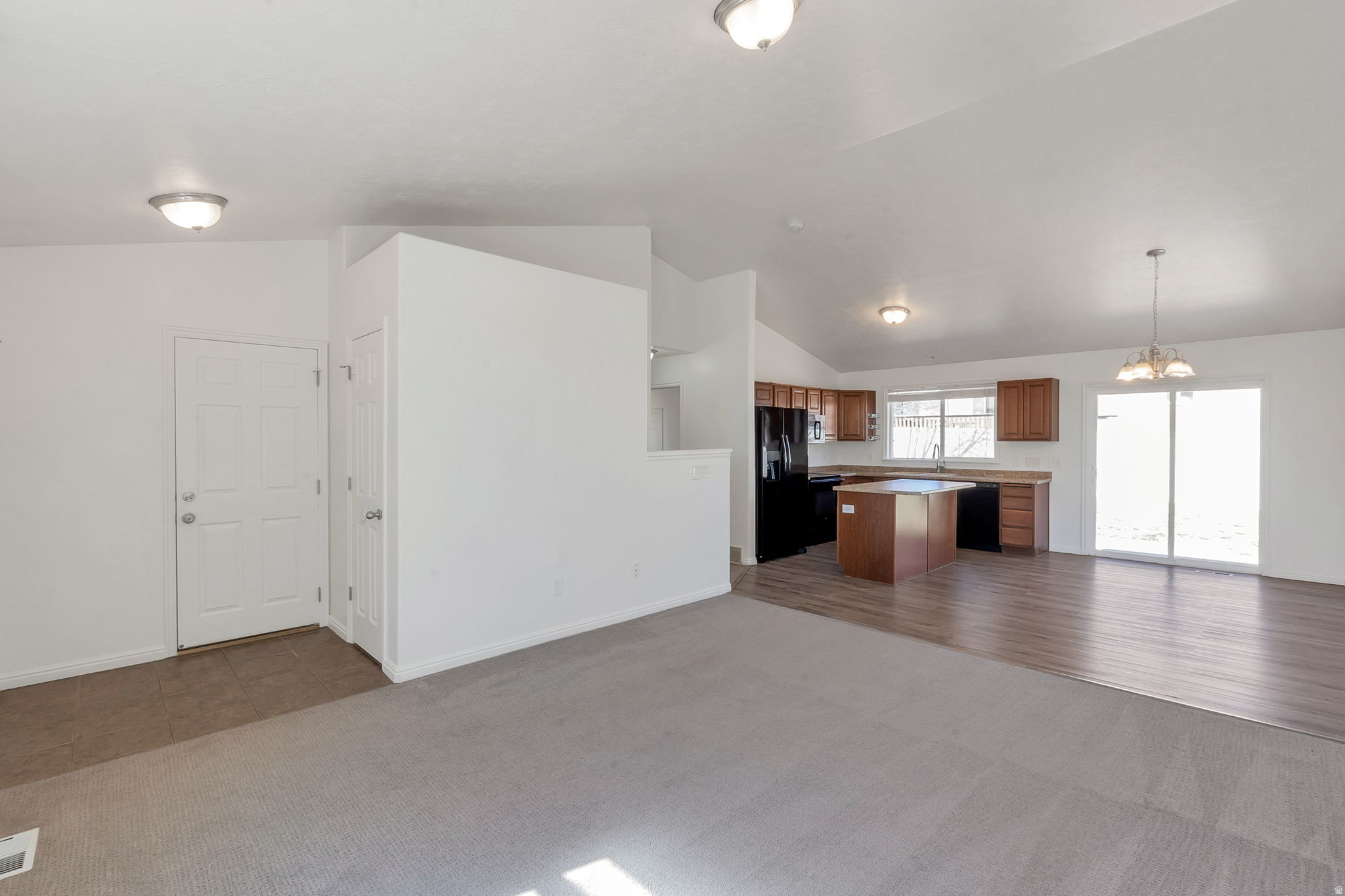 SILVER LAKE - Residential