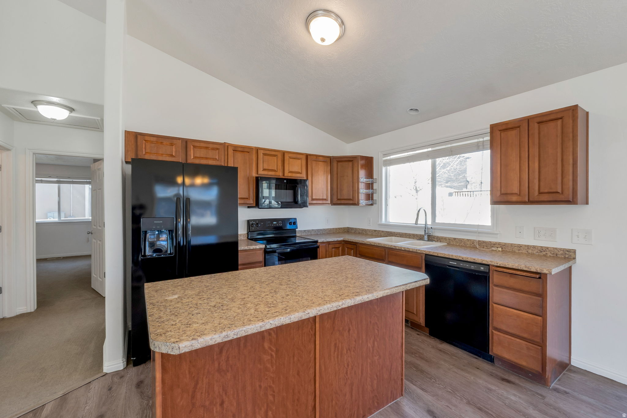 SILVER LAKE - Residential