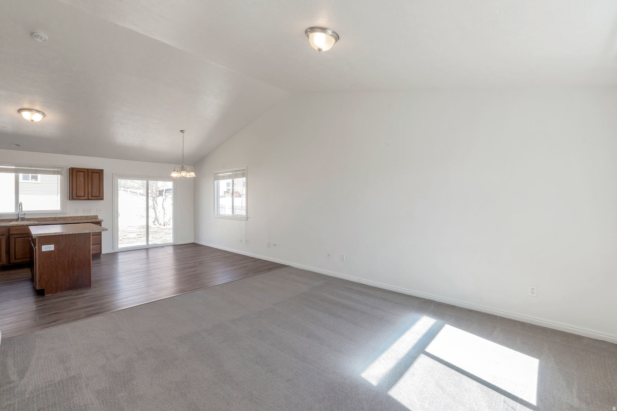 SILVER LAKE - Residential