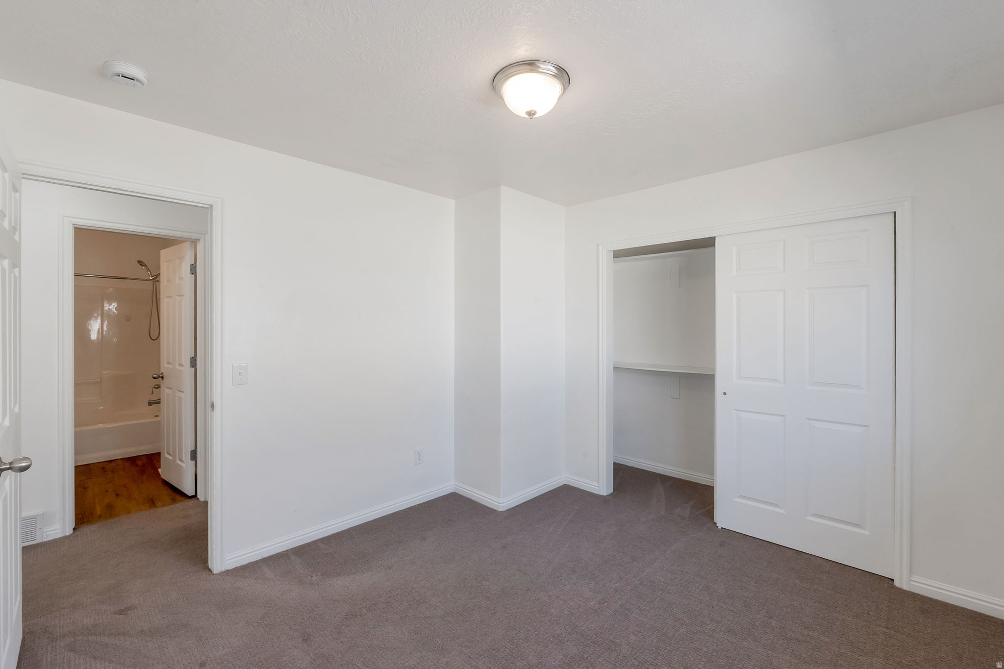 SILVER LAKE - Residential