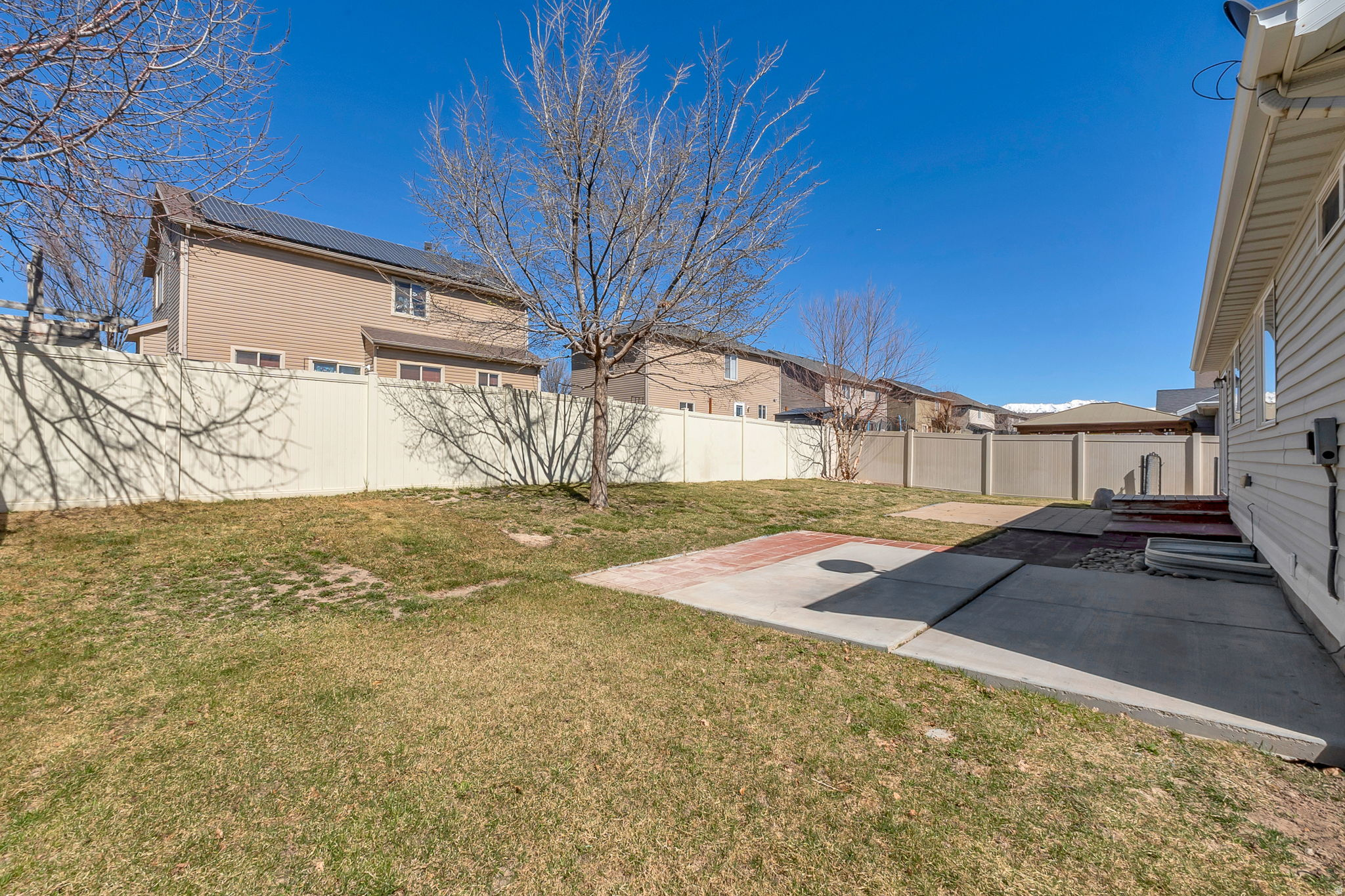 SILVER LAKE - Residential