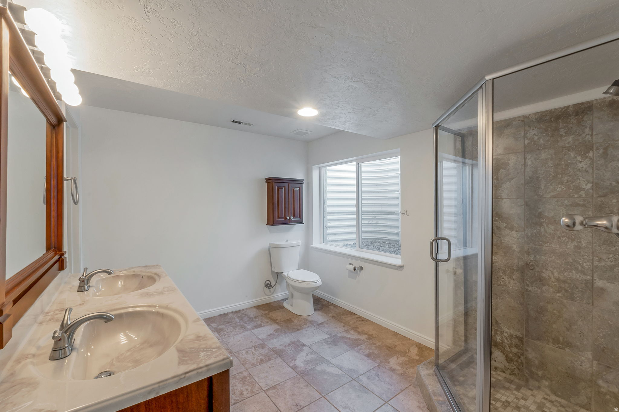 SILVER LAKE - Residential