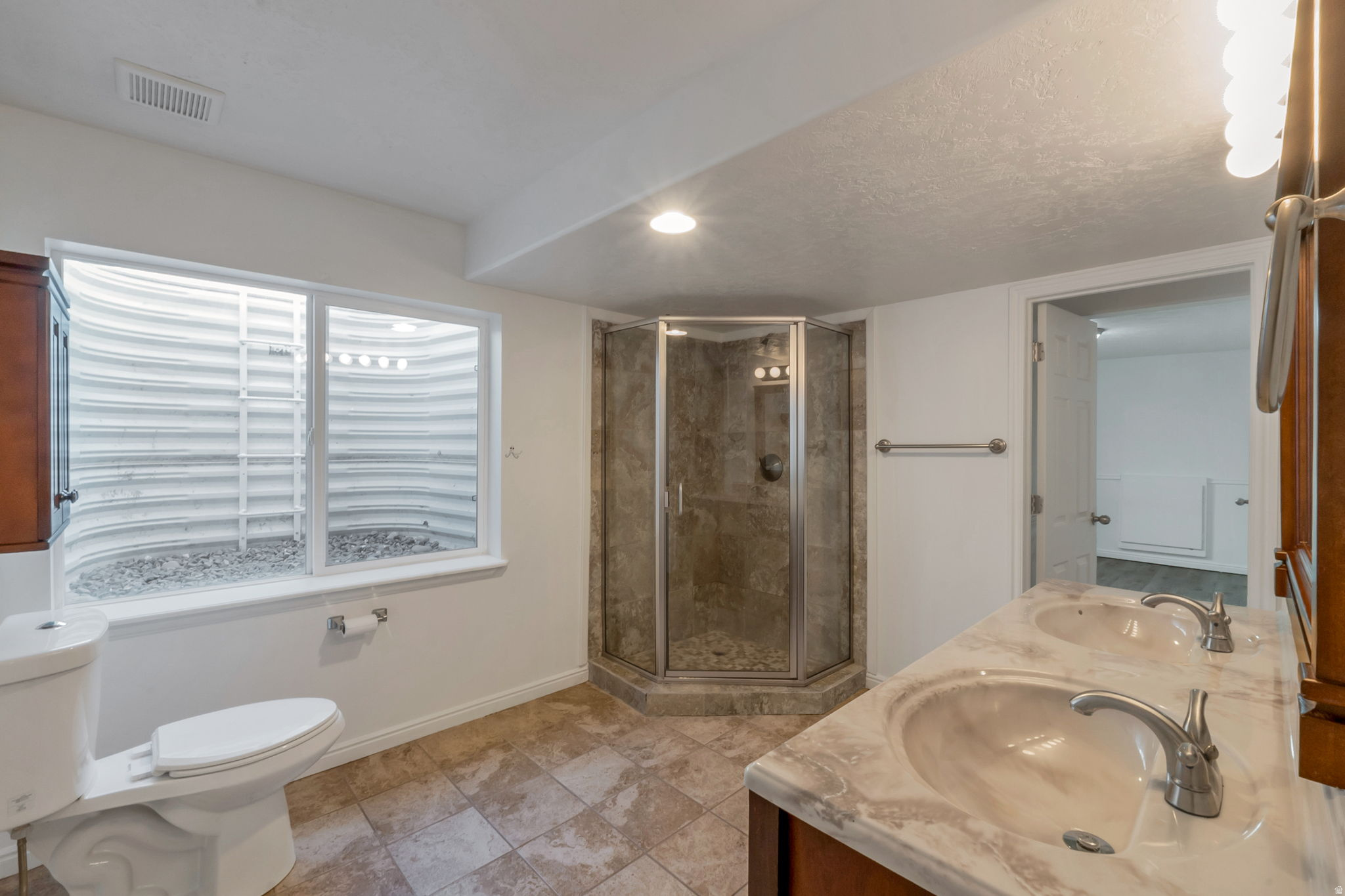 SILVER LAKE - Residential