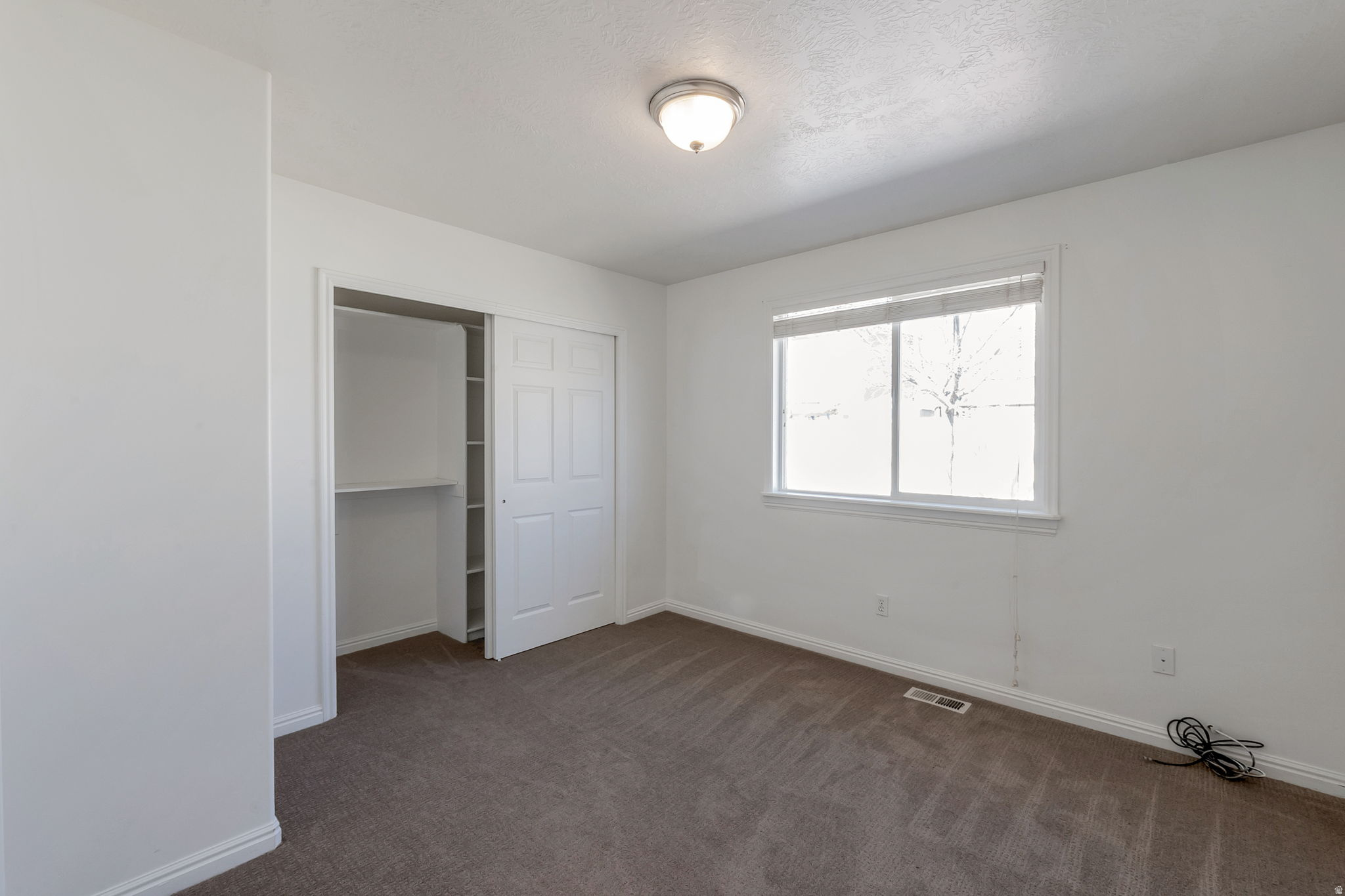 SILVER LAKE - Residential