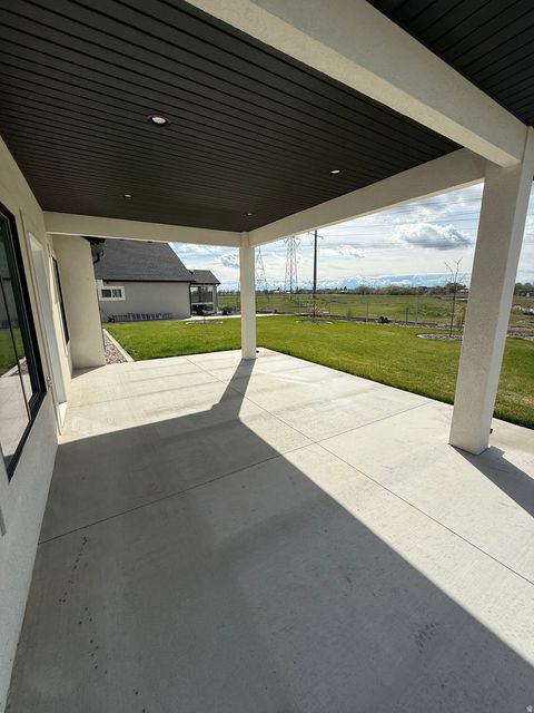 Tiny photo for 2295 S 3150 W, West Haven, UT 84401 (MLS # 2147487)