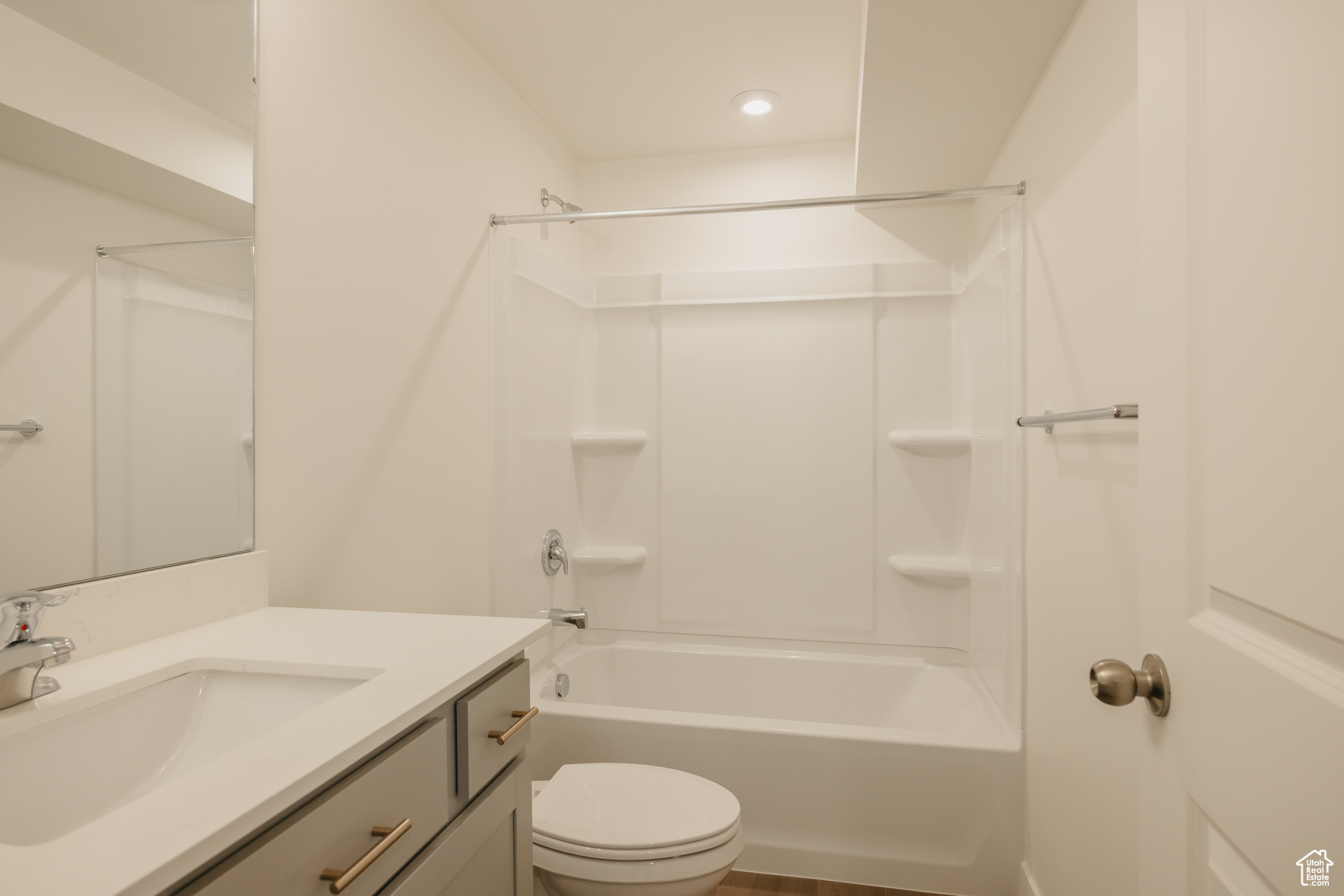 EAGLE HEIGHTS - Residential Income