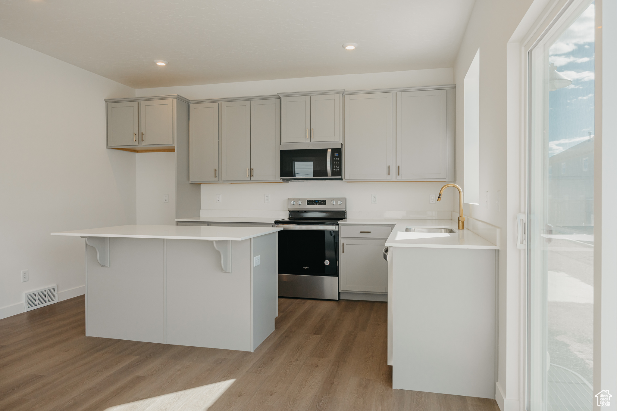 EAGLE HEIGHTS - Residential Income