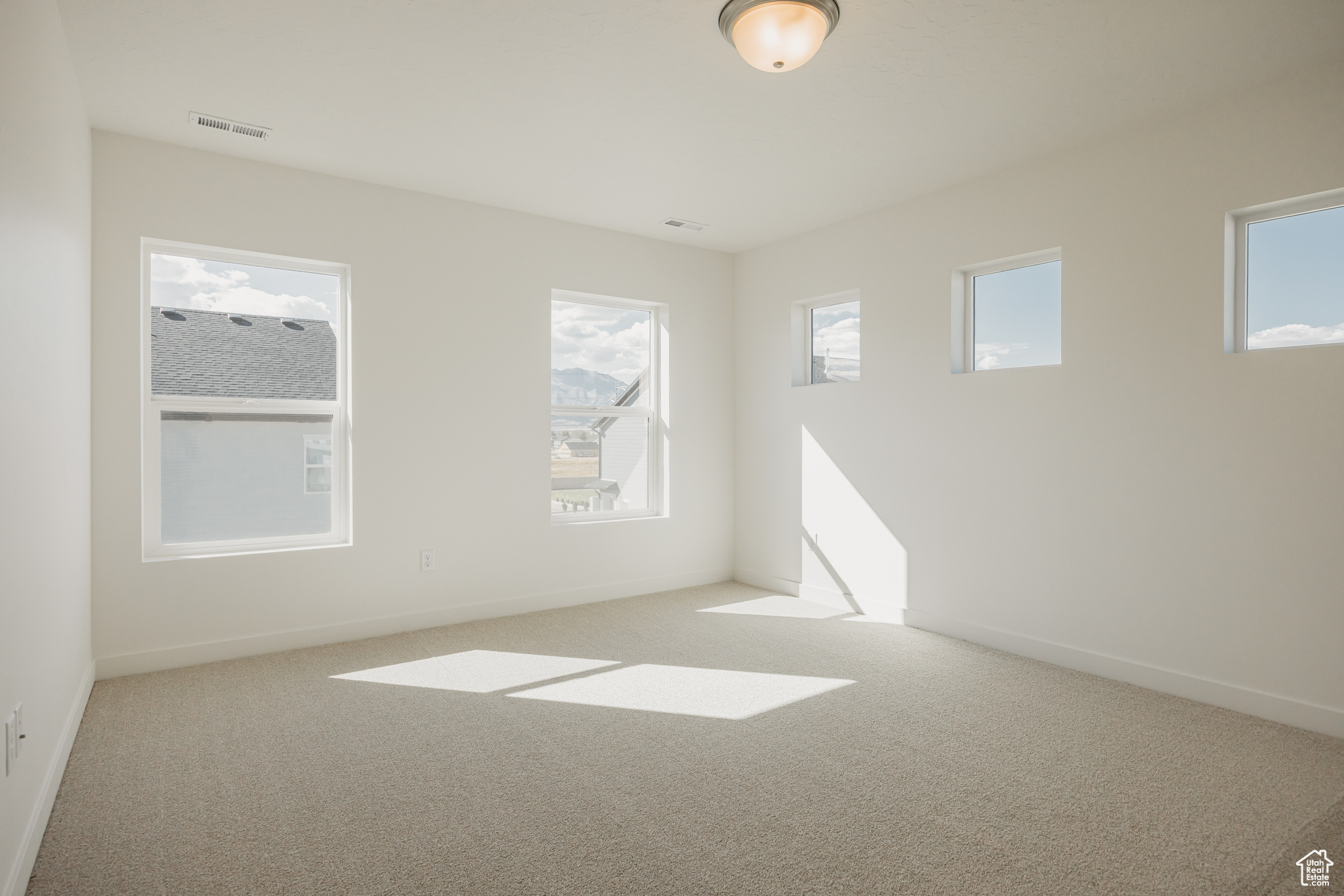 EAGLE HEIGHTS - Residential Income