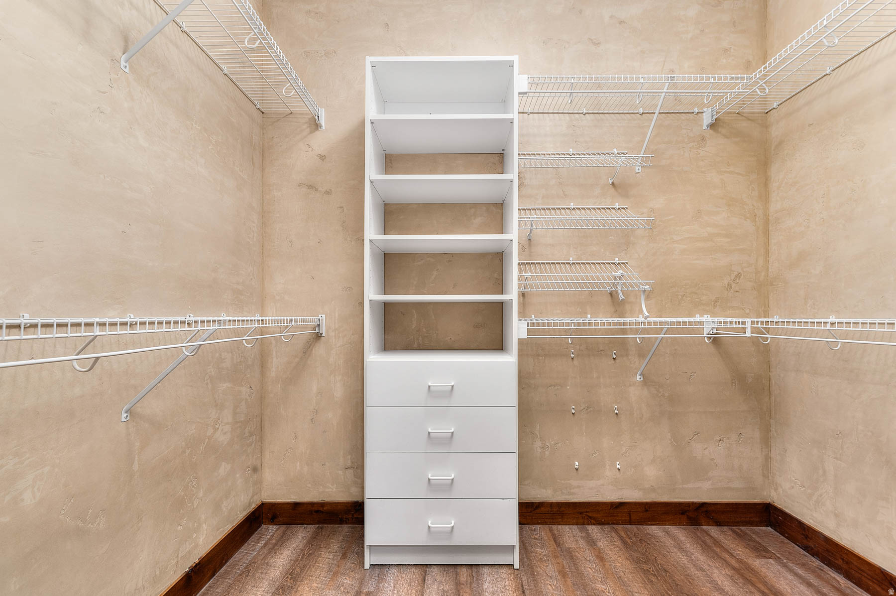 WOOD ESTATES - Residential