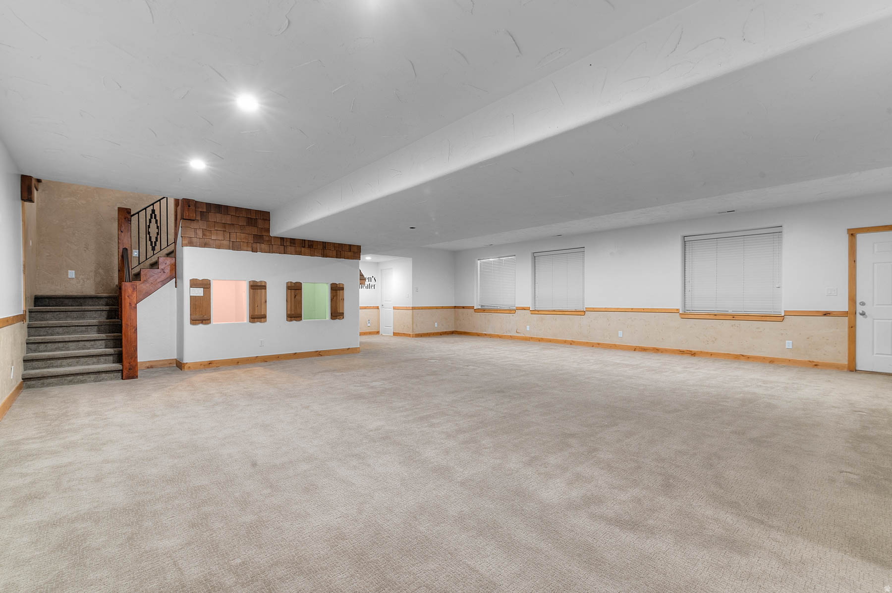 WOOD ESTATES - Residential