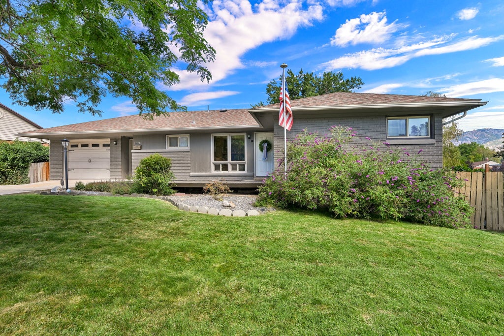 Photo of 1376 E KINGSTON DR S, Ogden, UT 84403 (MLS # 2182498)