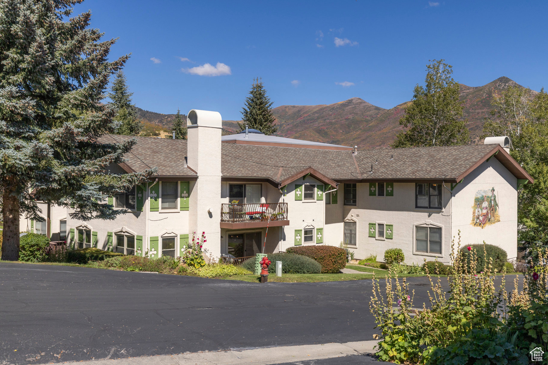 SWISS OAKS - Residential