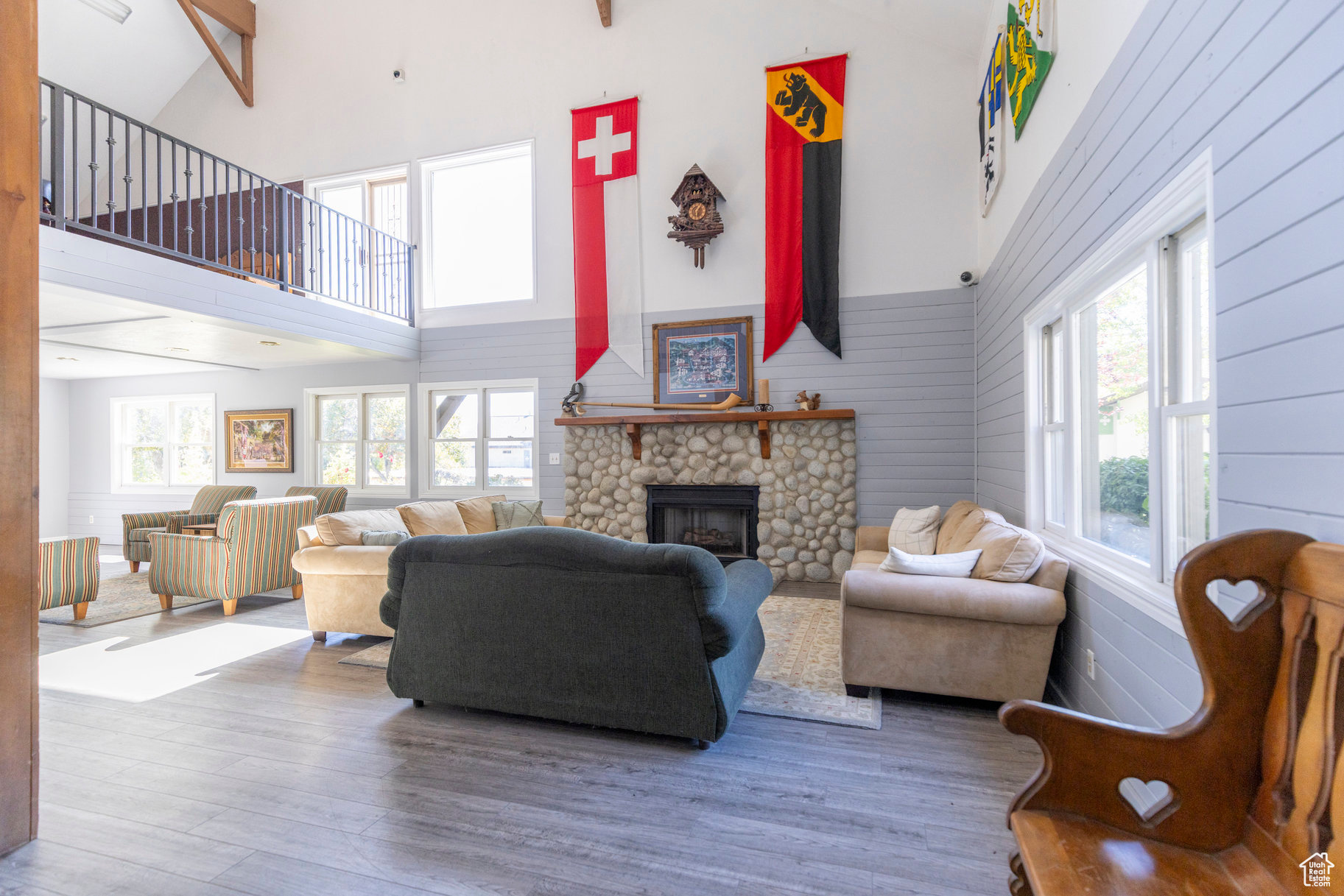 SWISS OAKS - Residential