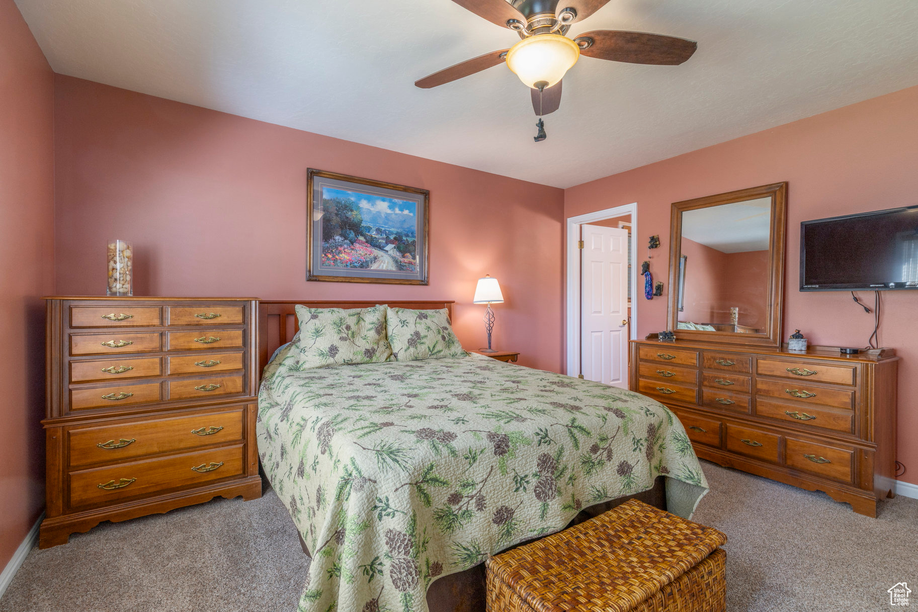 SWISS OAKS - Residential