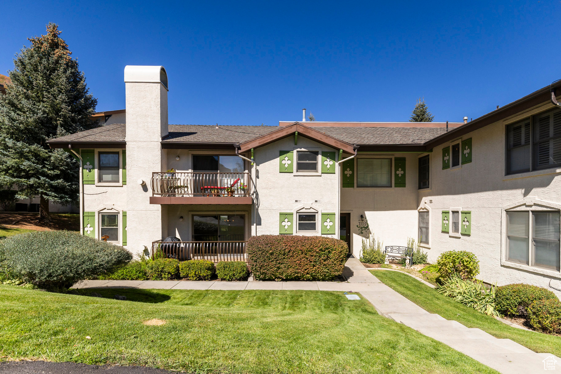 SWISS OAKS - Residential