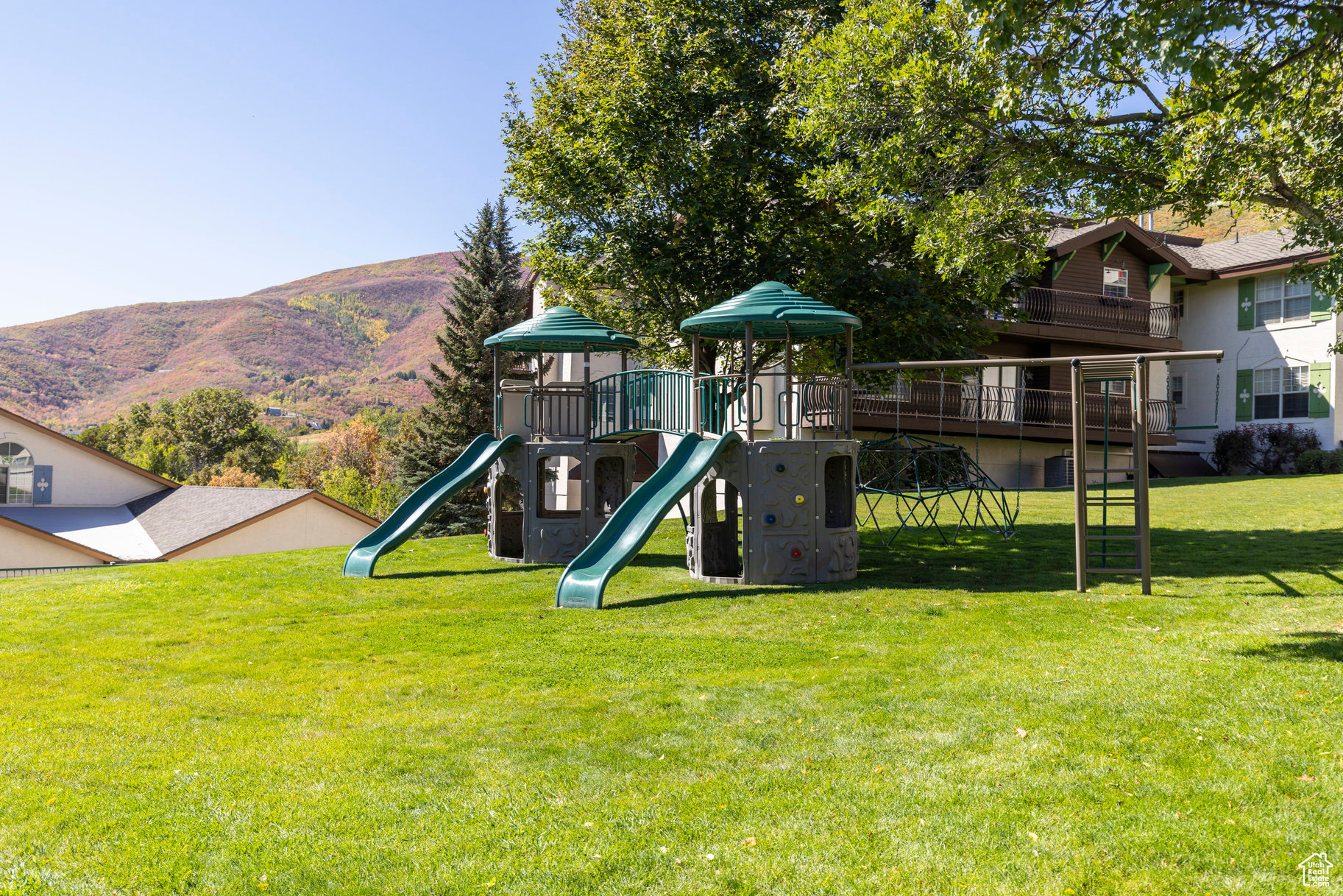SWISS OAKS - Residential