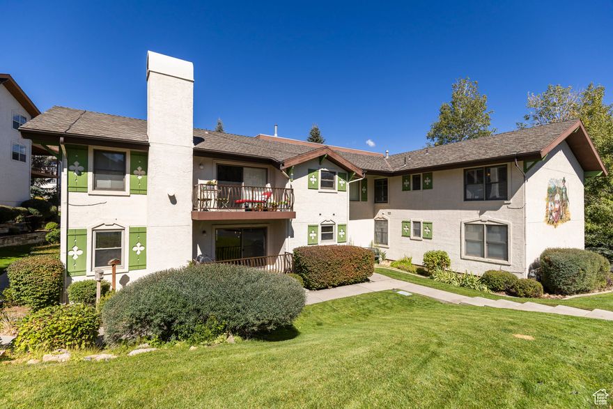 Tucked away in the mountains of Midway, this main-level Swiss Oaks condo offers a private retreat with a warm cabin feel. The 2-bedroom home is very clean, nicely updated, and fully furnished-including washer and dryer, a sleeper sofa with a new mattress, plus new windows and blinds. Step out onto the covered deck and soak in the incredible Midway mountain views. Enjoy maintenance-free living with the HOA handling yard care and snow removal. Amenities include a covered garage parking spot, storage closet, playgrounds, tennis and pickleball courts, racquetball, sauna, gym, clubhouse, and Wi-Fi. Perfectly located near the best of Midway and Heber-restaurants, golf, fishing, ATV trails, hiking, biking, lakes, and rivers-this condo is ready for you to move in and start enjoying the mountain lifestyle.