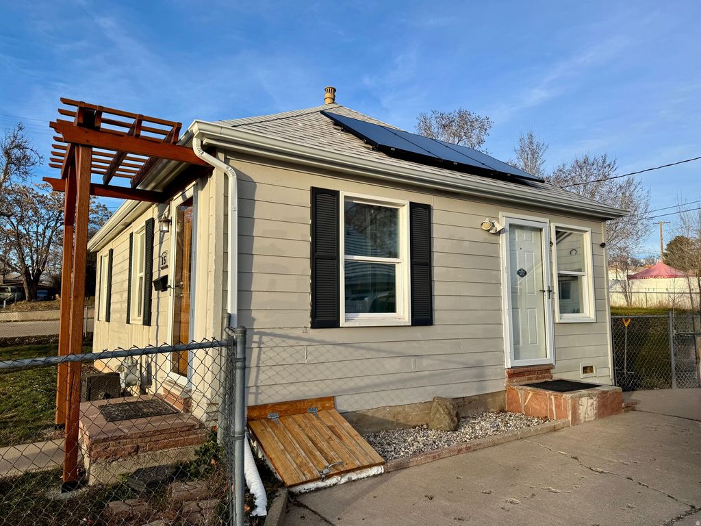 Photo of 15 S 400 E, Clearfield, UT 84015 (MLS # 2138044)