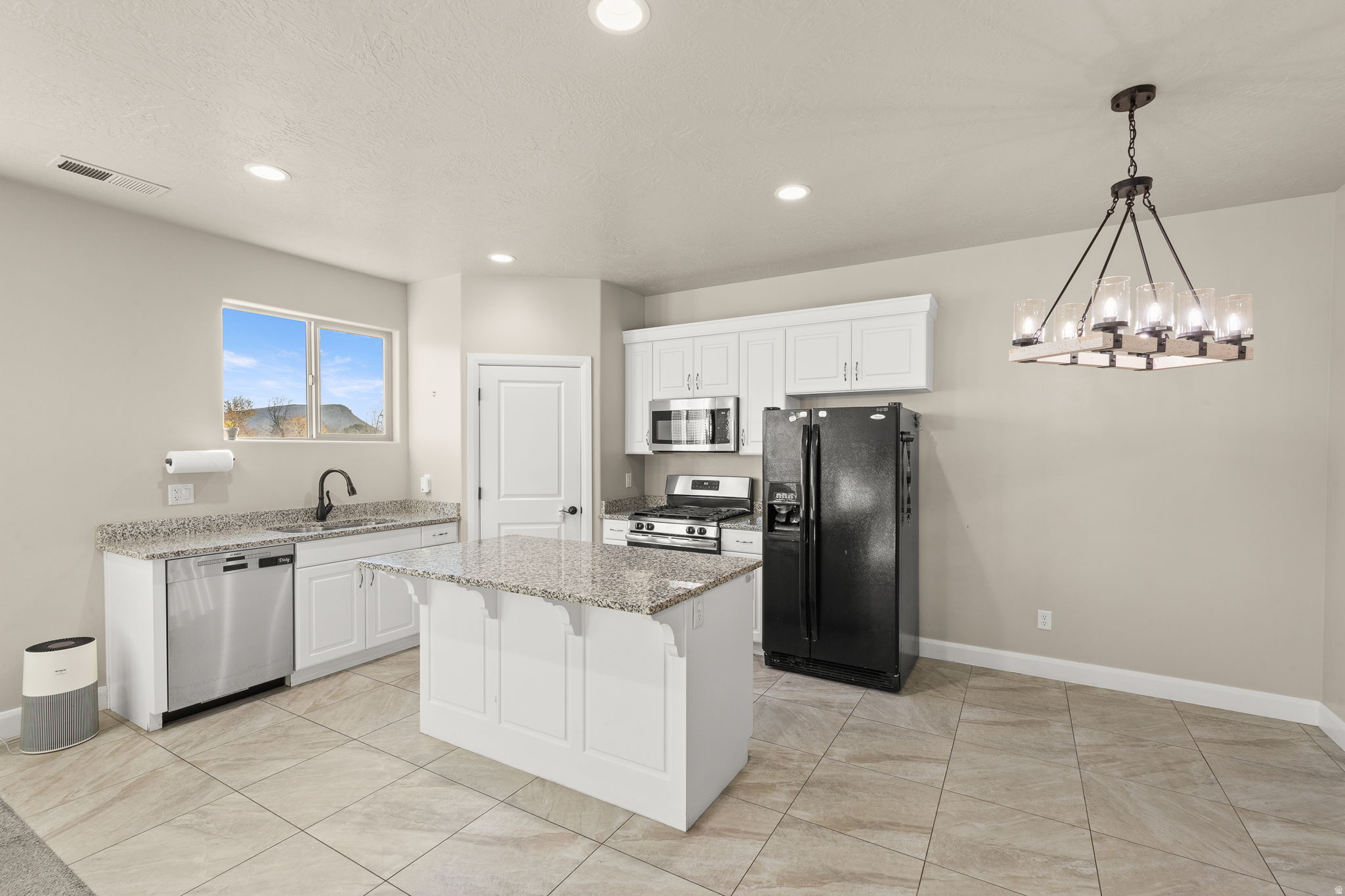 CREEKSIDE TOWNHOMES - Residential