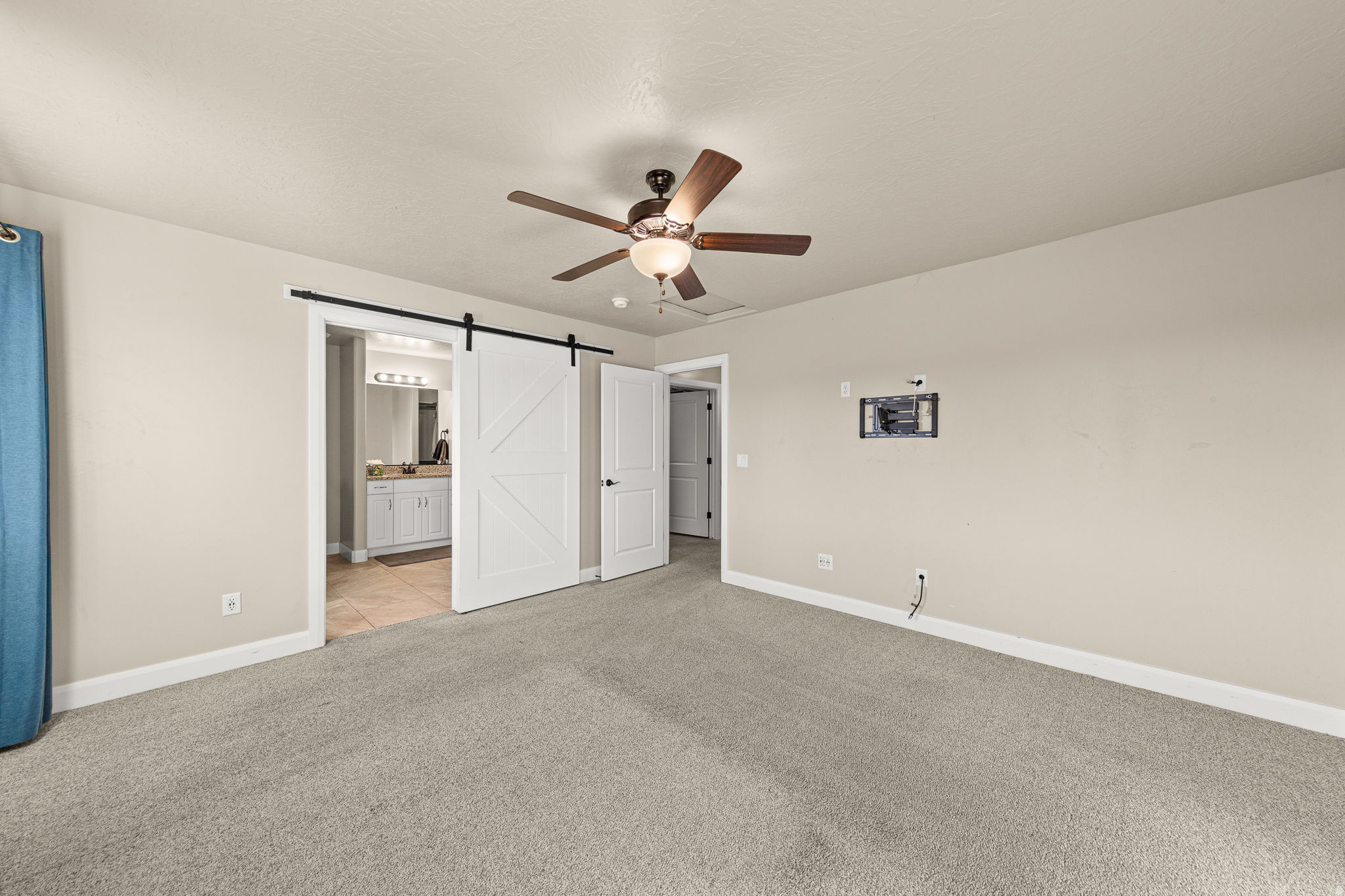 CREEKSIDE TOWNHOMES - Residential