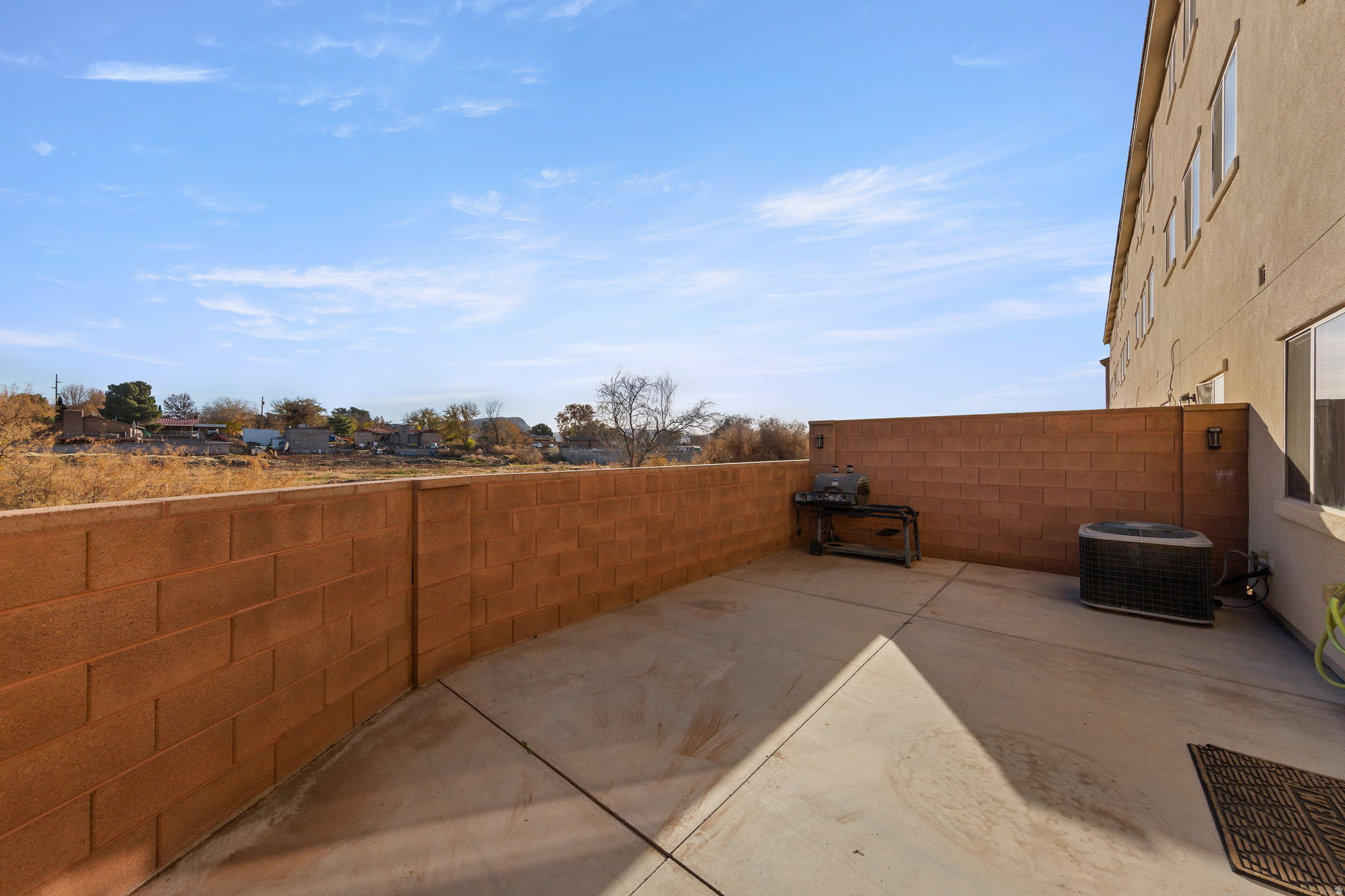 CREEKSIDE TOWNHOMES - Residential