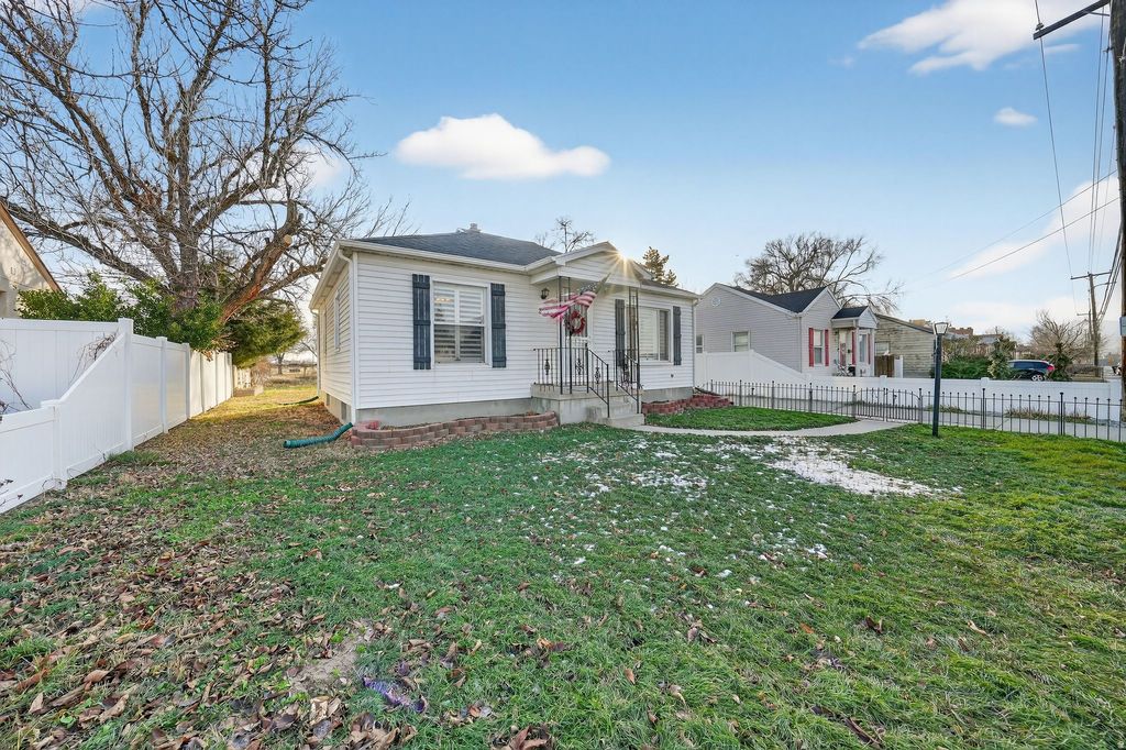 Photo of 353 W 6TH AVE, Midvale, UT 84047 (MLS # 2132563)