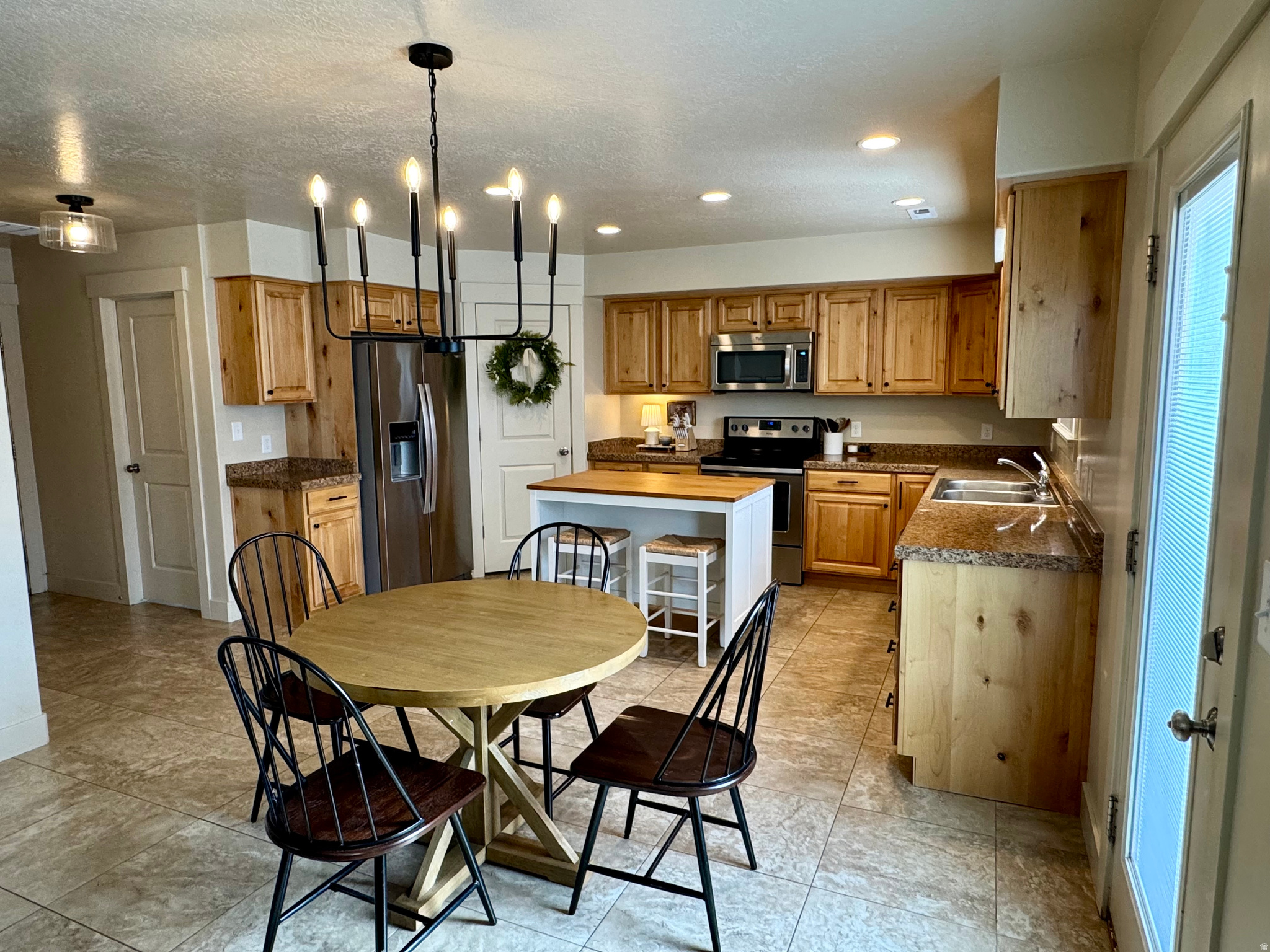 EAST MEADOWS ESTATES - Residential Income