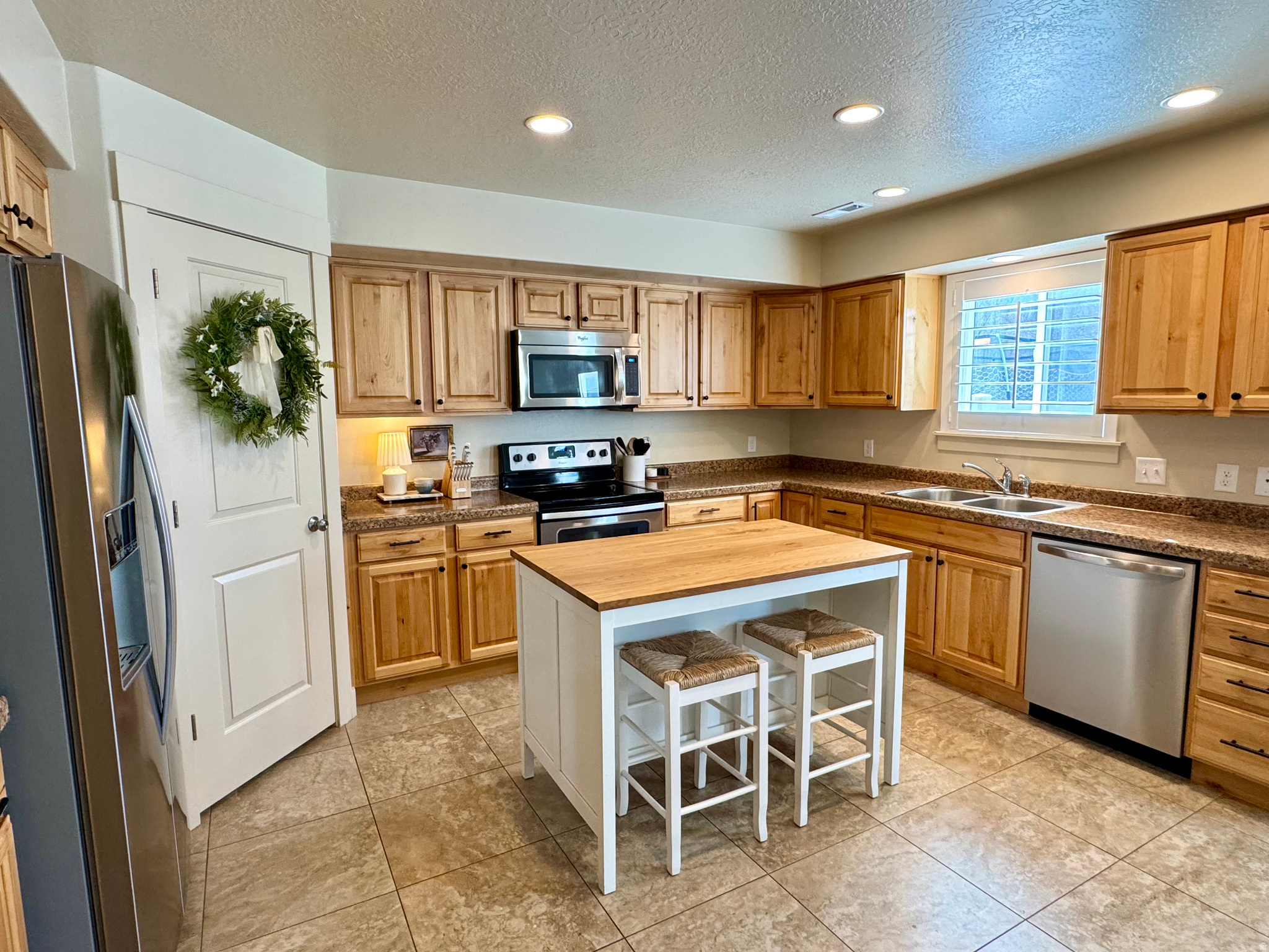 EAST MEADOWS ESTATES - Residential Income